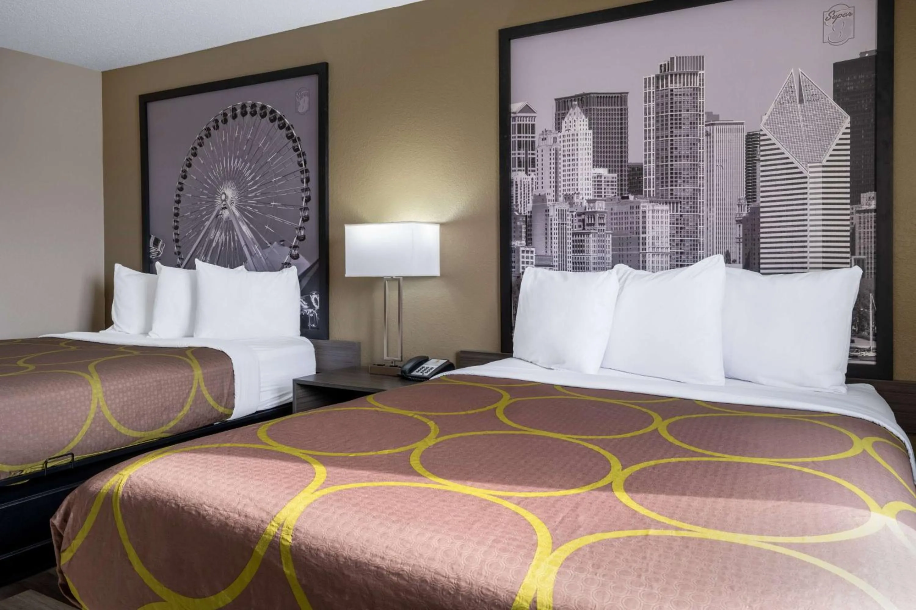 Photo of the whole room, Bed in Super 8 by Wyndham Merrillville