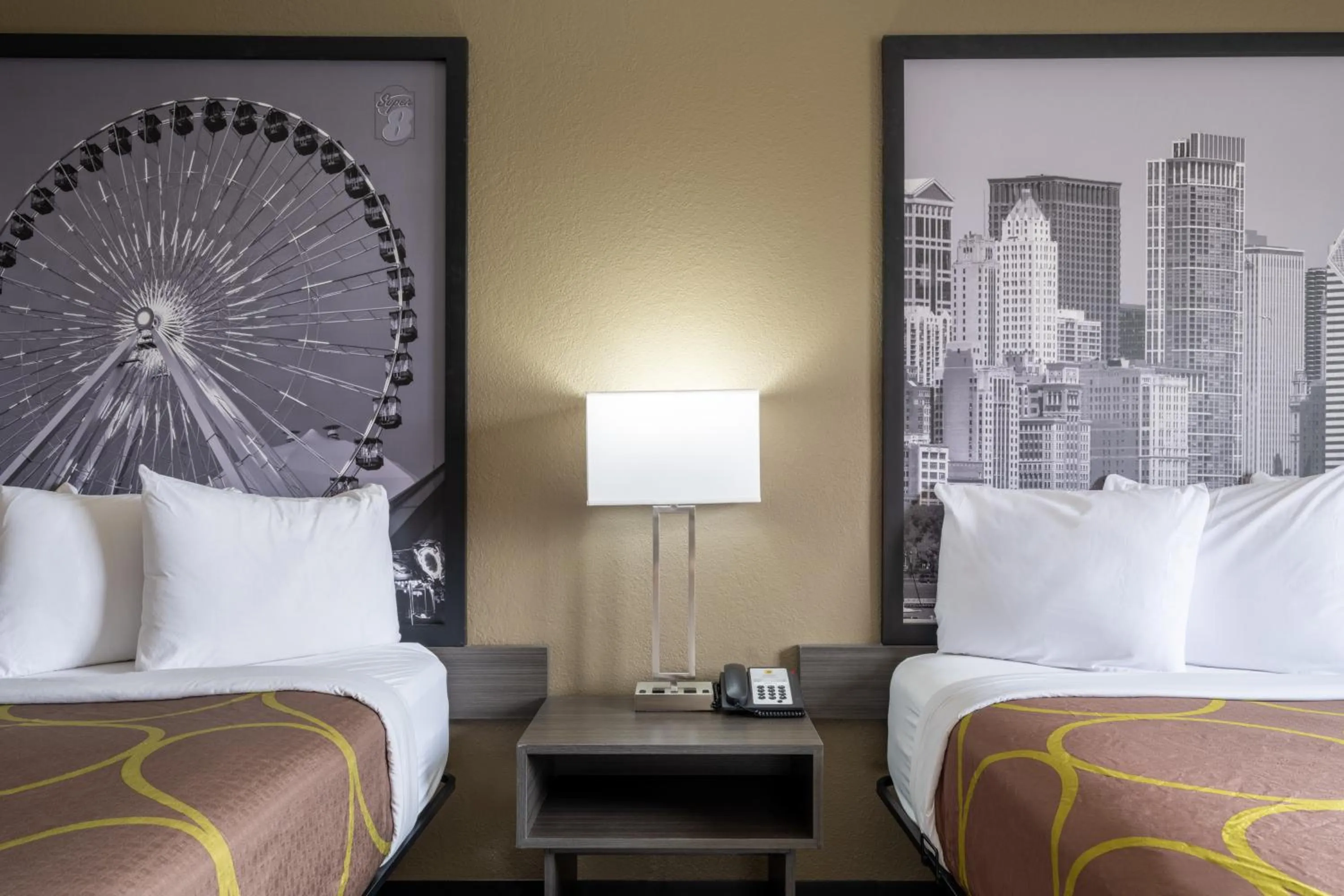 Bedroom, Bed in Super 8 by Wyndham Merrillville