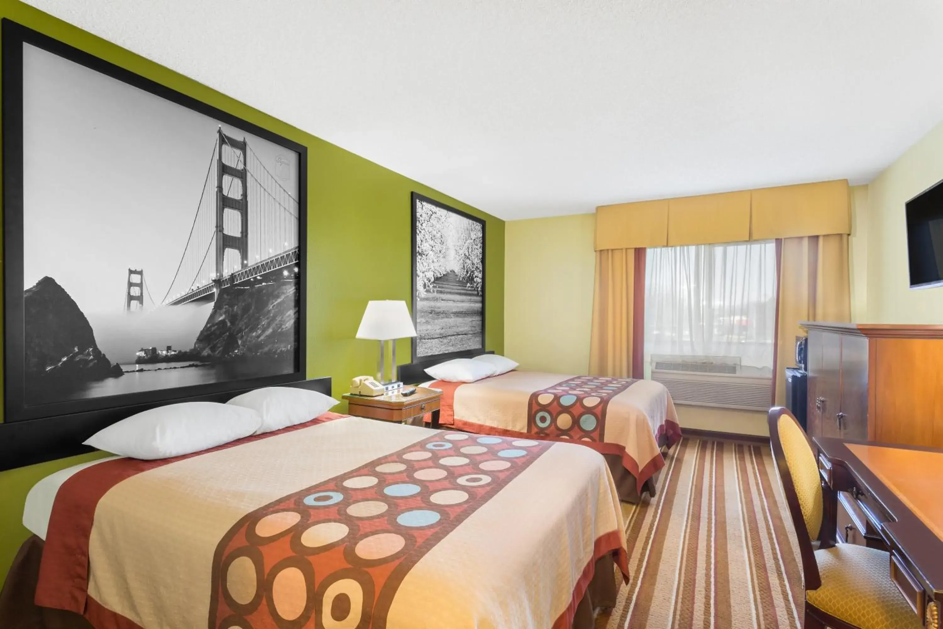 Queen Room with Two Queen Beds - Smoking in Super 8 by Wyndham Chico Queen Room with Two Queen Beds - Smoking in Super 8 by Wyndham Chico