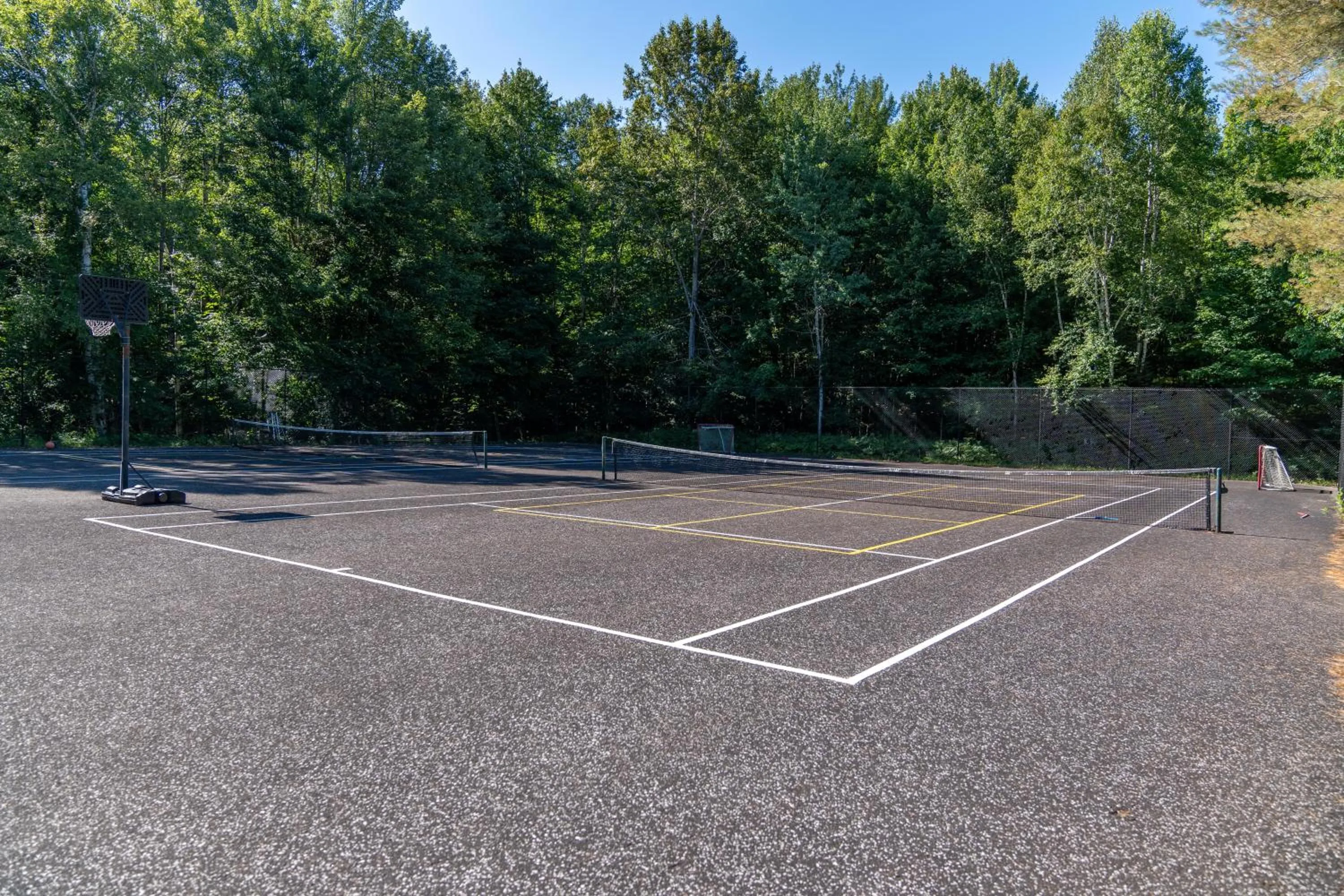 Tennis court in Blue Water Acres
