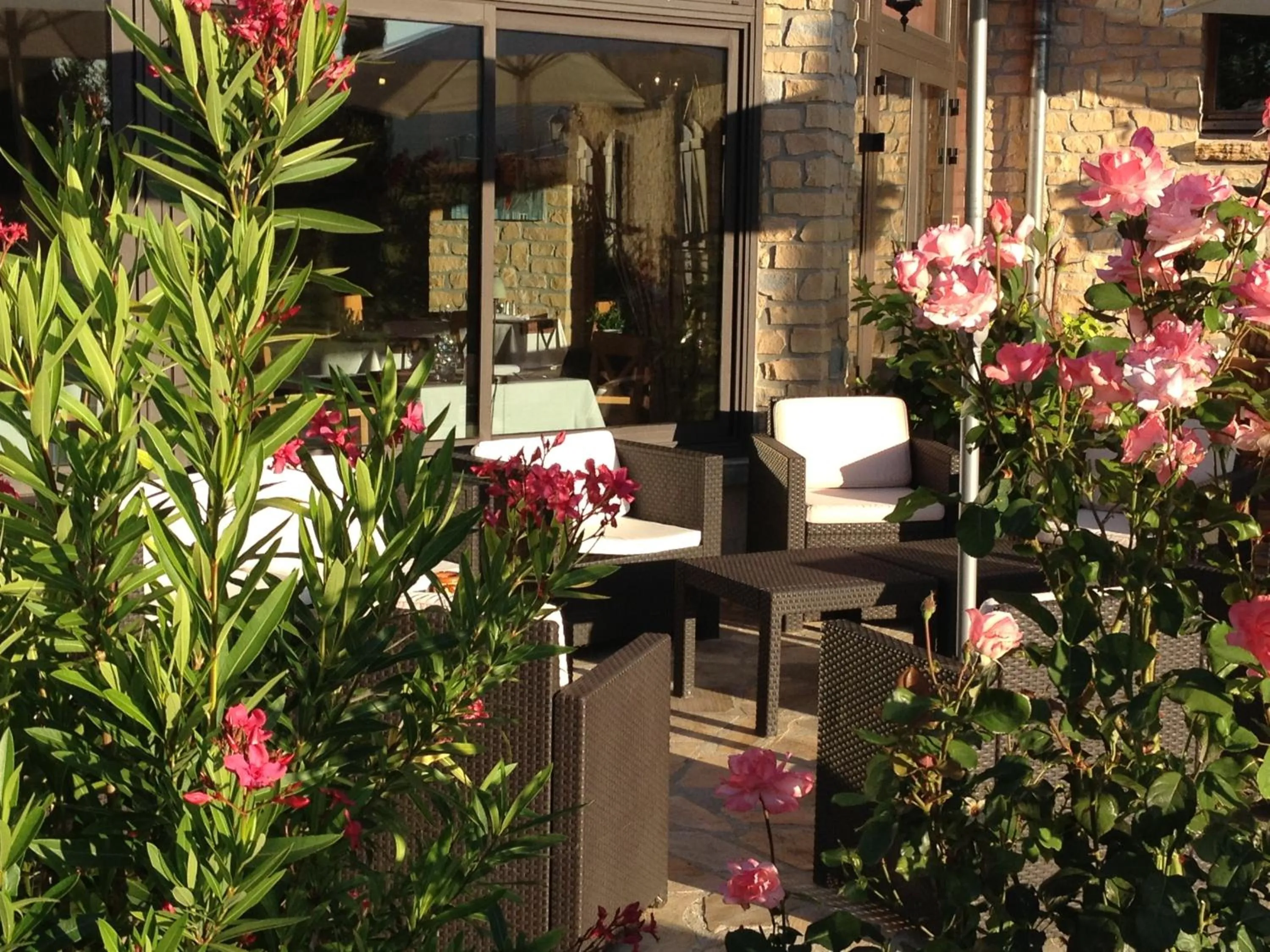 Facade/entrance in Hôtel et Restaurant Logis Le Mas de Mon Père
