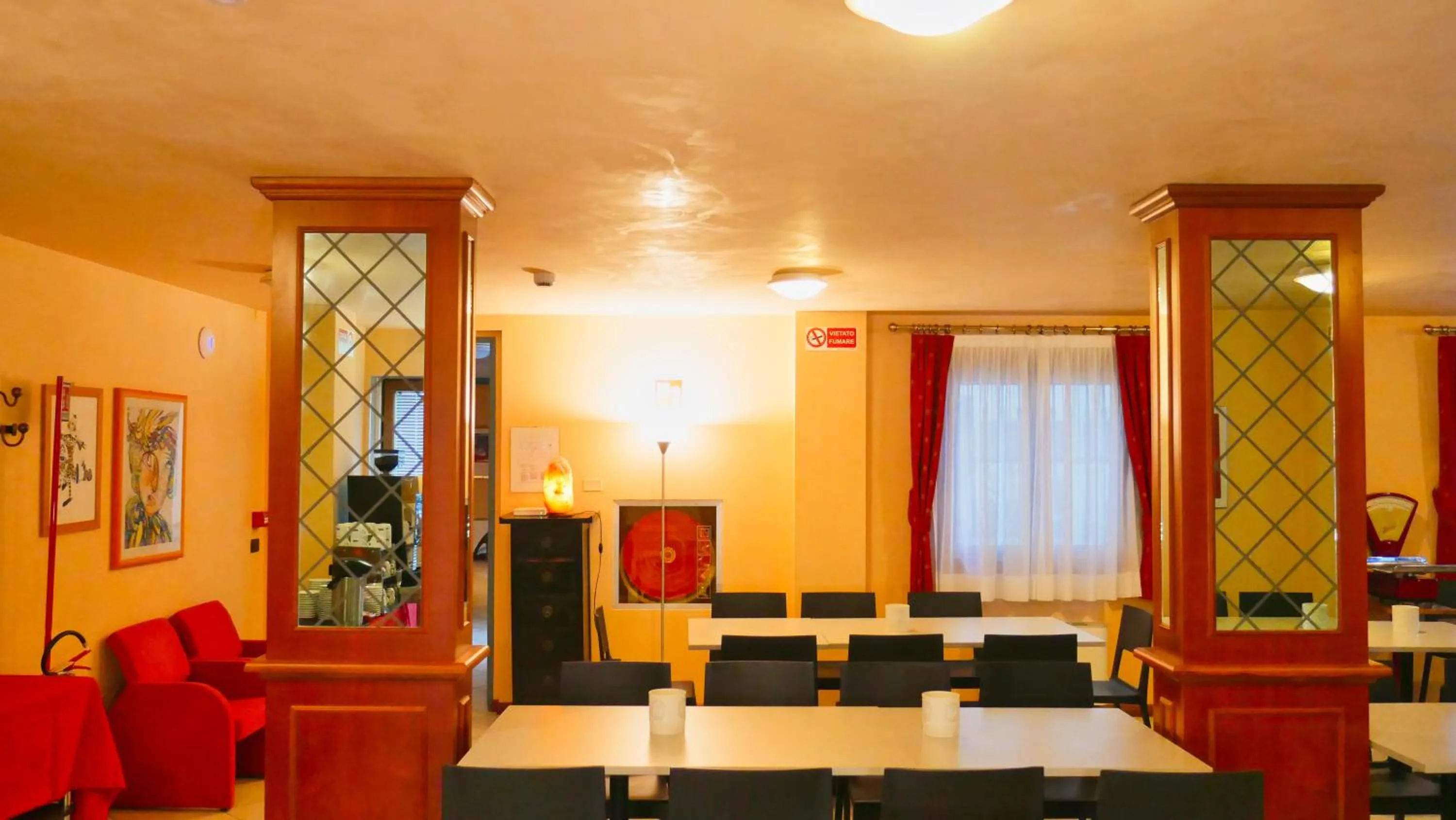 Lounge or bar in hotel Vajont