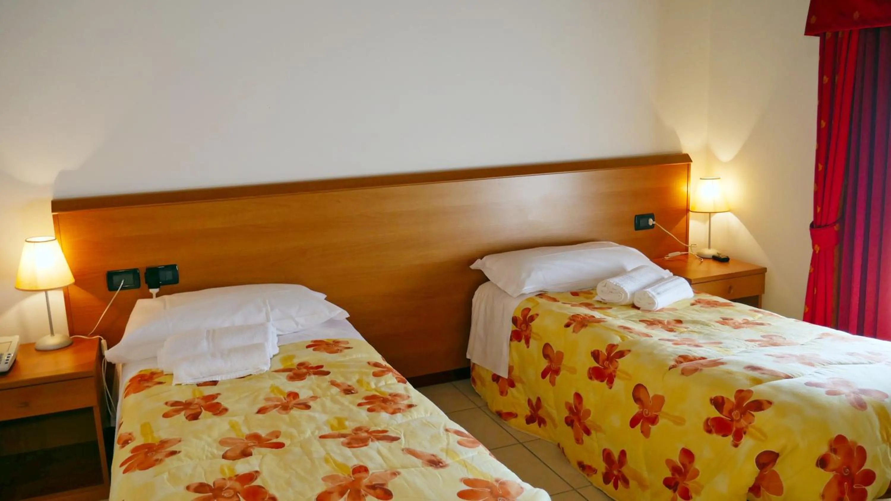 Bedroom, Bed in hotel Vajont