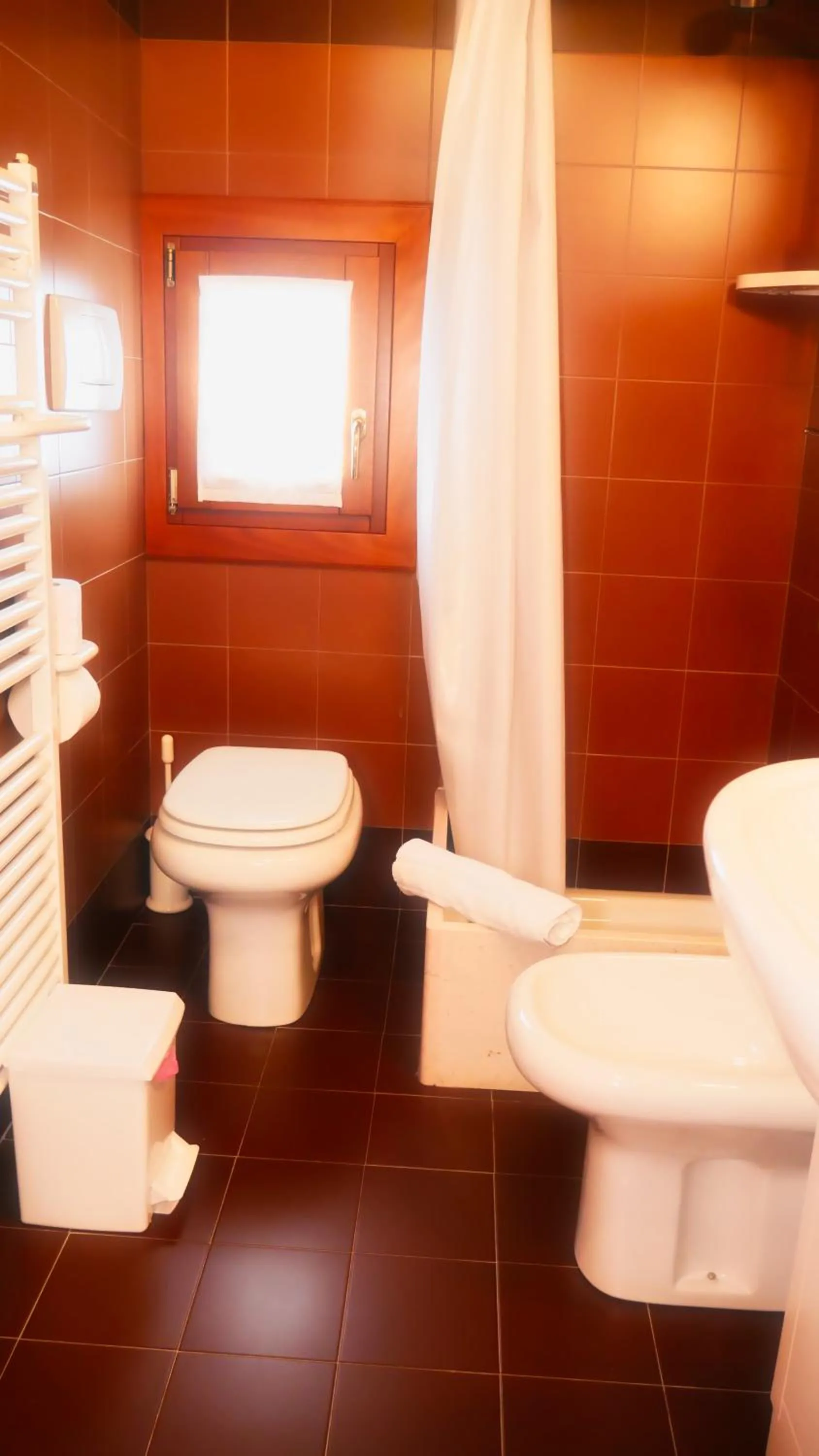 Bathroom in hotel Vajont