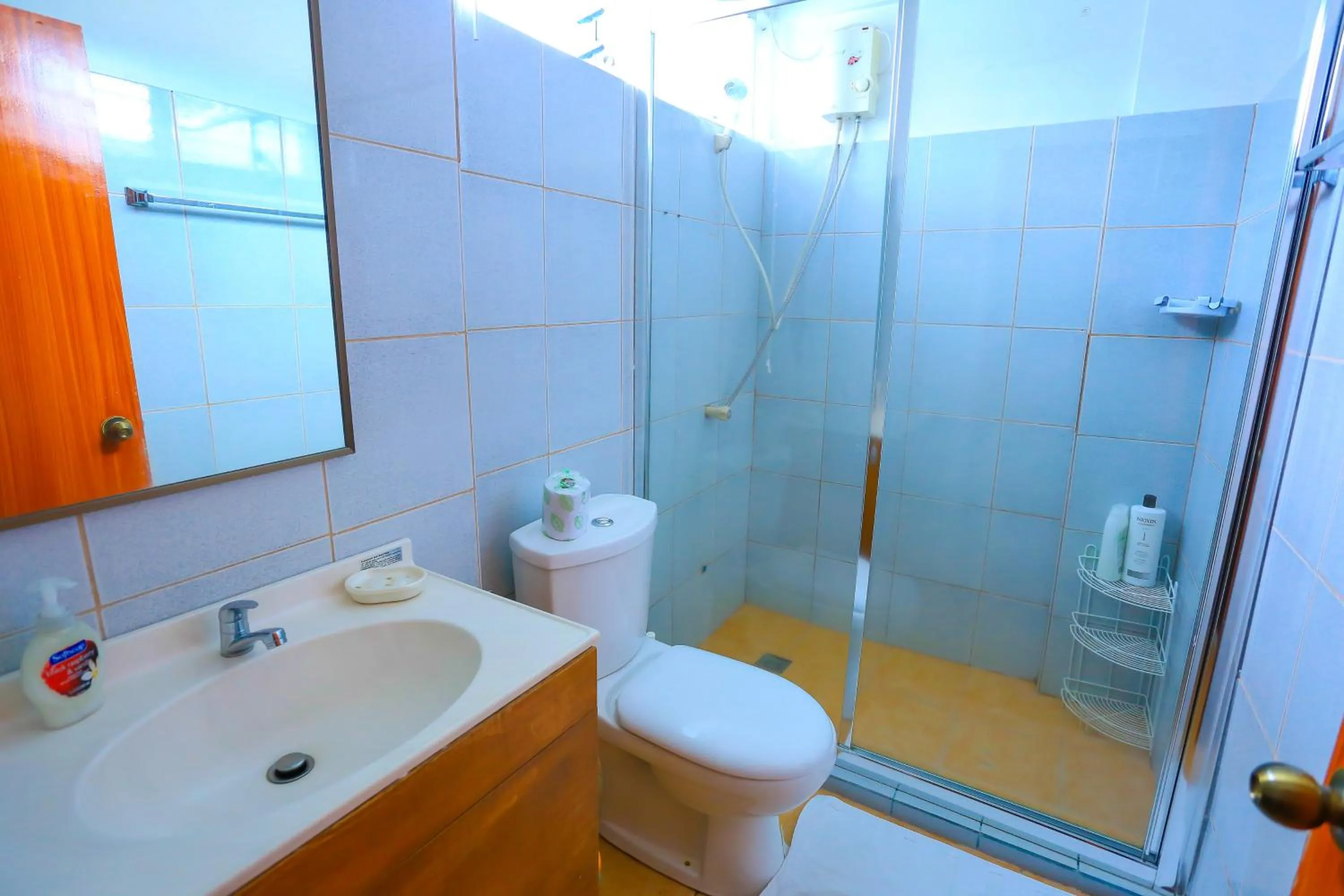 Shower in Villa de Babat