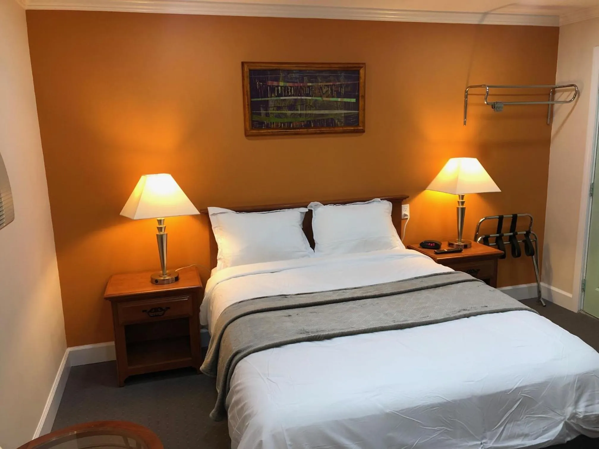 Bed in Howard Johnson by Wyndham Ridgecrest, CA