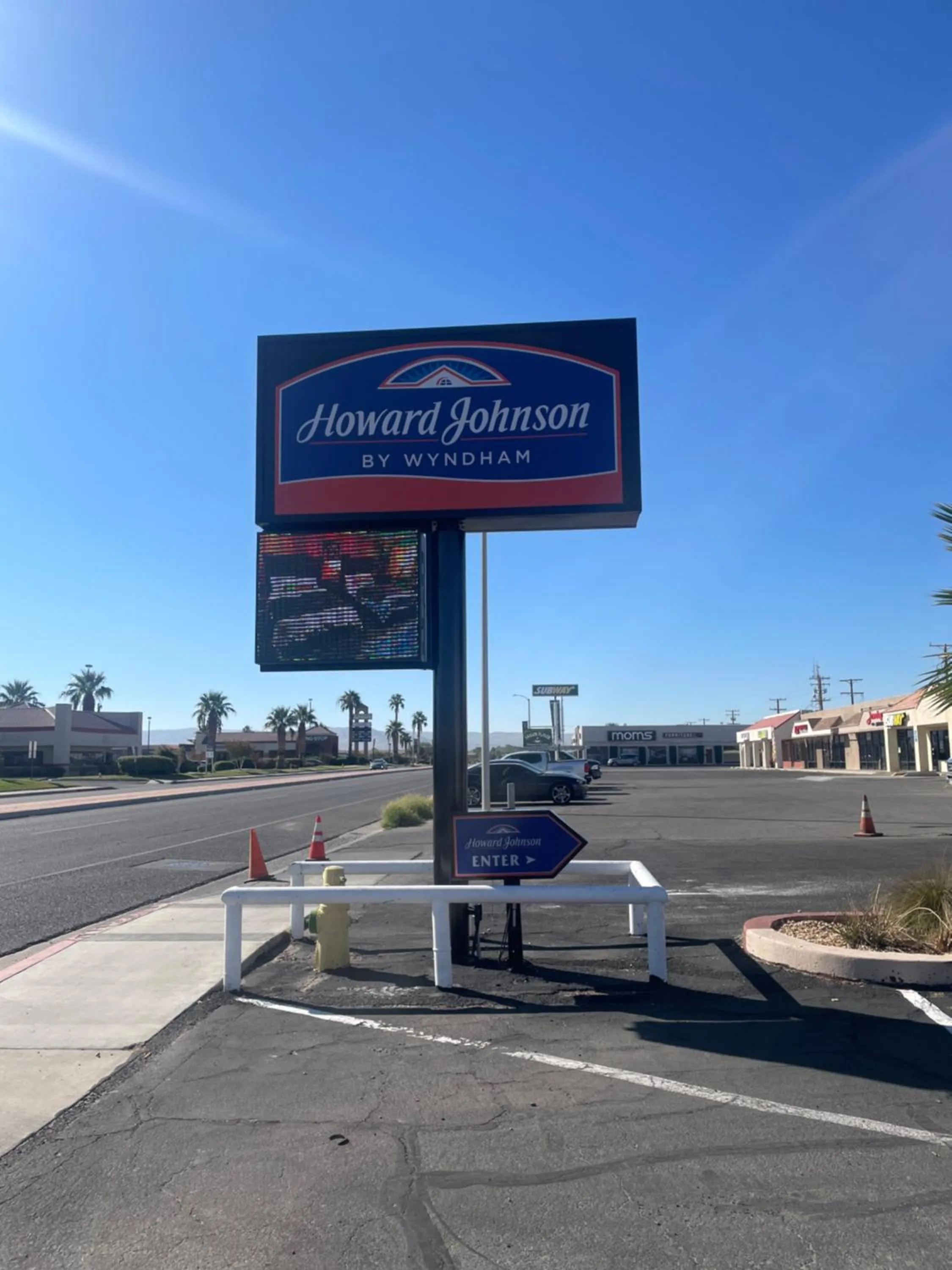 Facade/entrance in Howard Johnson by Wyndham Ridgecrest, CA