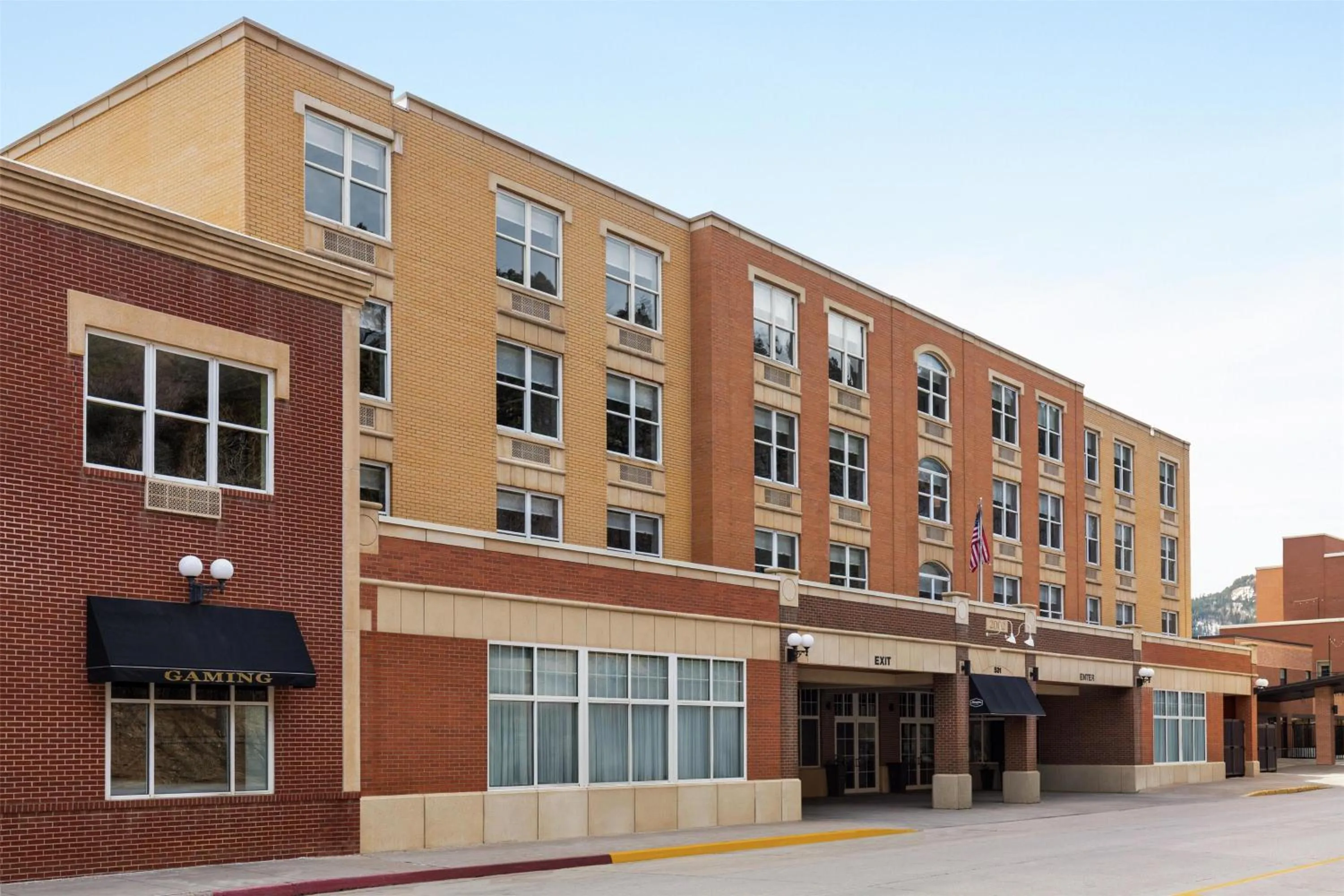 Property building in Hampton Inn at Tin Lizzie Gaming Resort