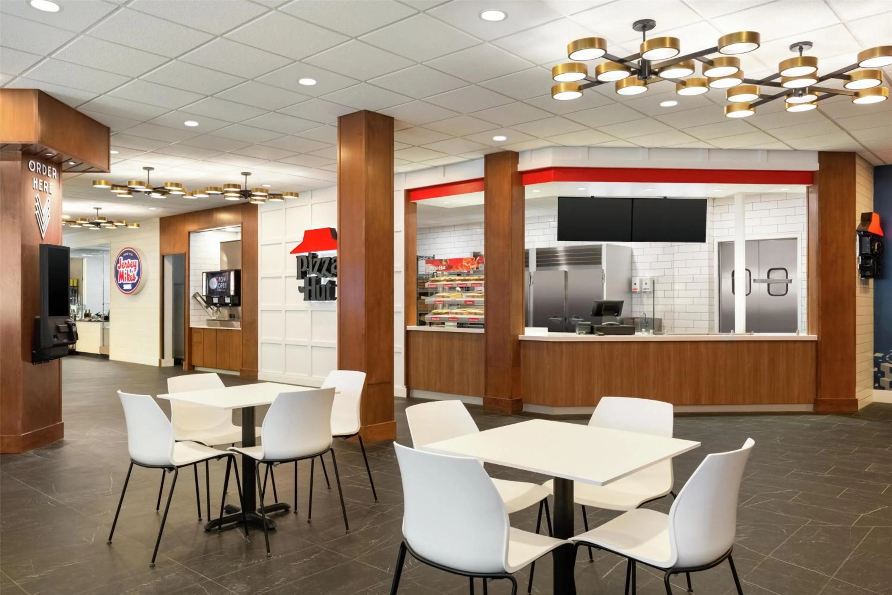 Dining area in Hampton Inn at Tin Lizzie Gaming Resort