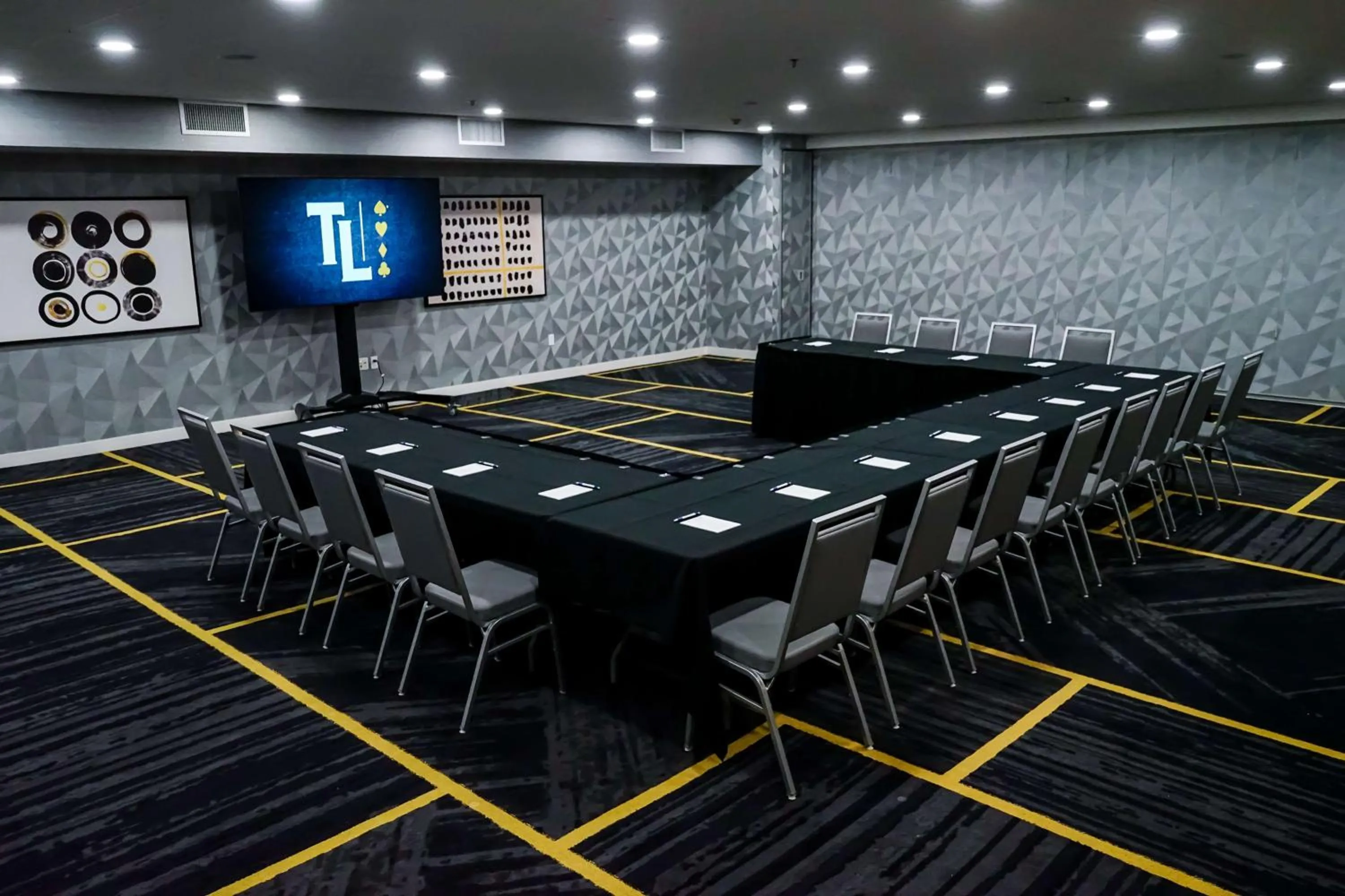 Meeting/conference room in Hampton Inn at Tin Lizzie Gaming Resort