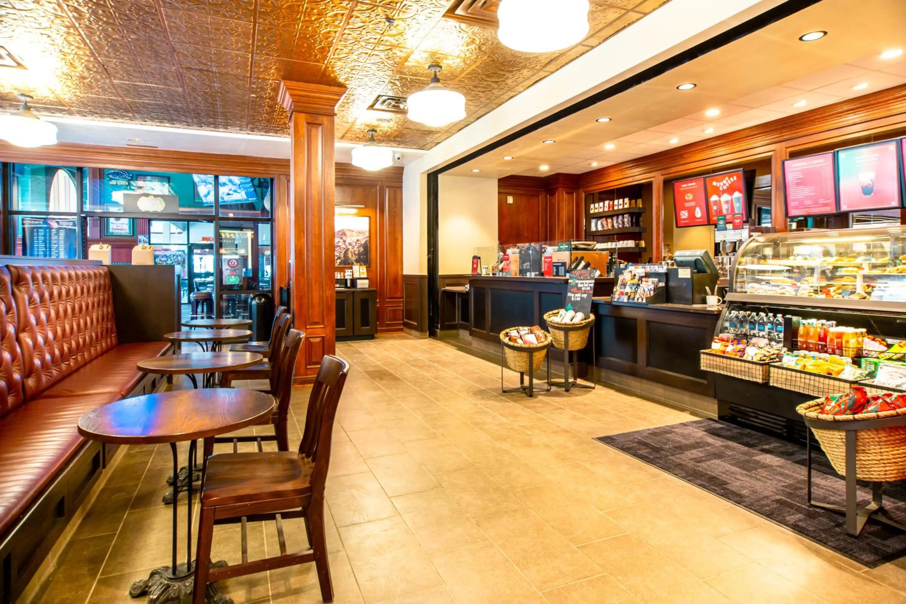 Restaurant/places to eat in Hampton Inn at Tin Lizzie Gaming Resort