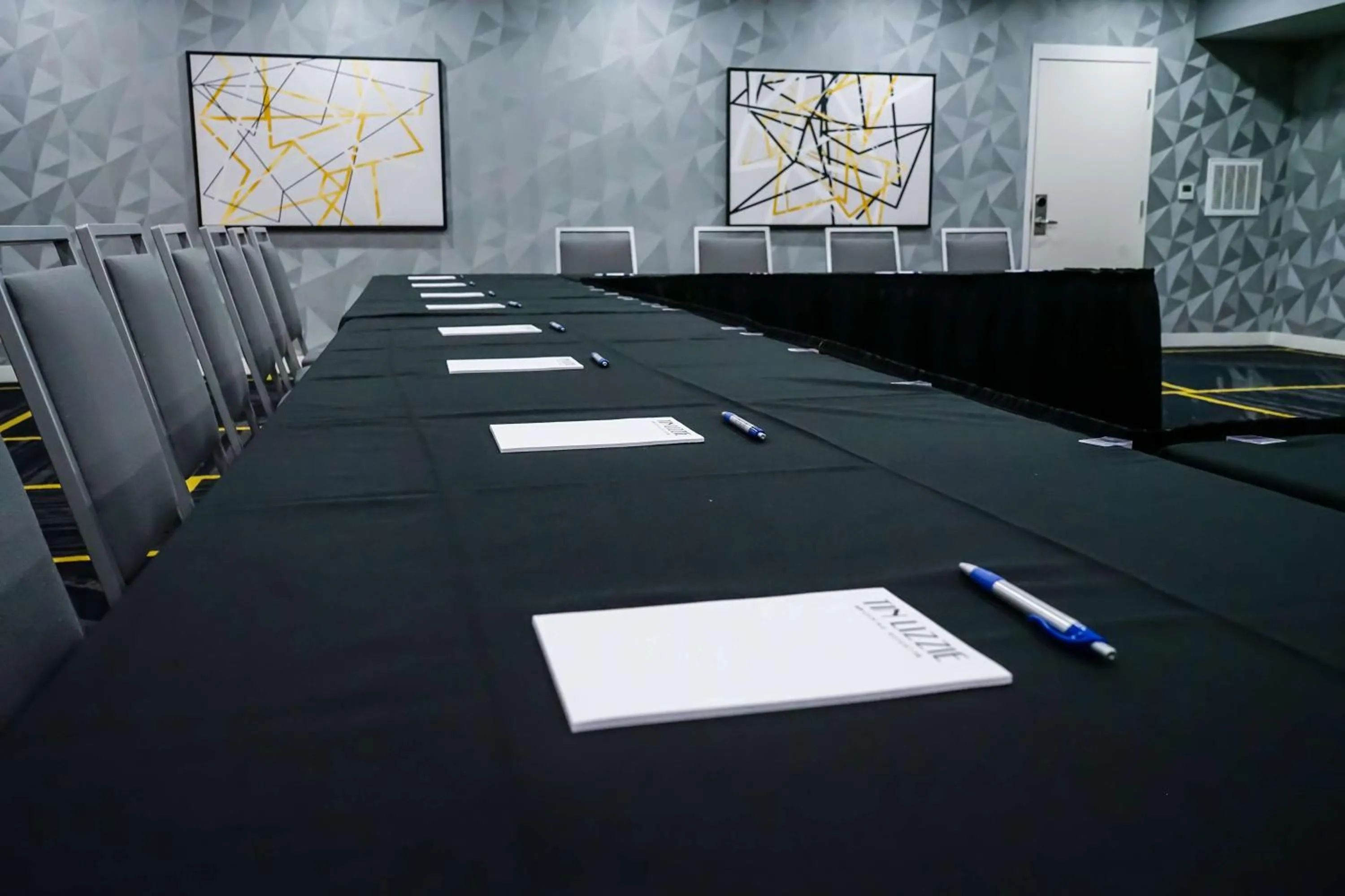 Meeting/conference room in Hampton Inn at Tin Lizzie Gaming Resort