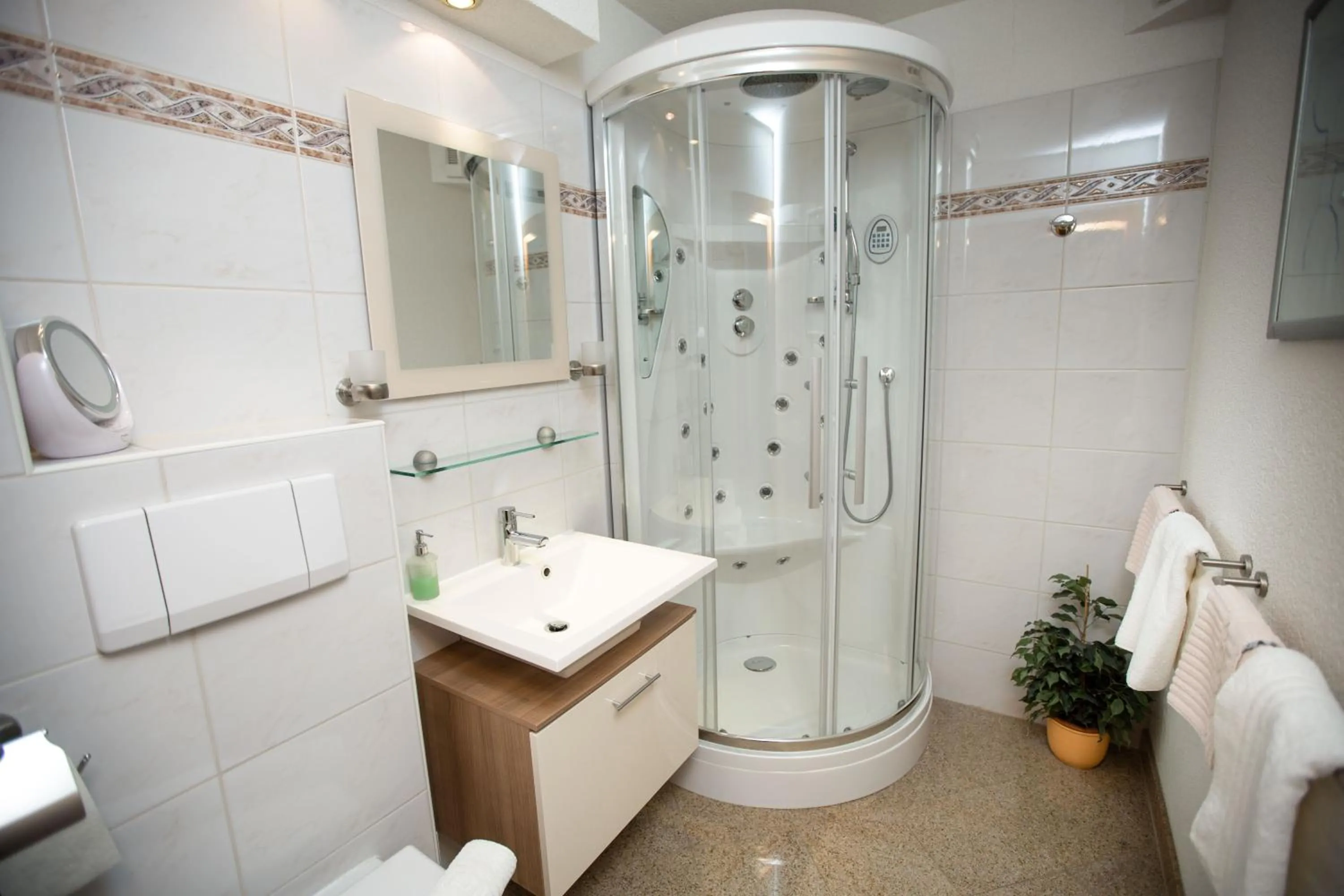 Shower in Pension Knoll