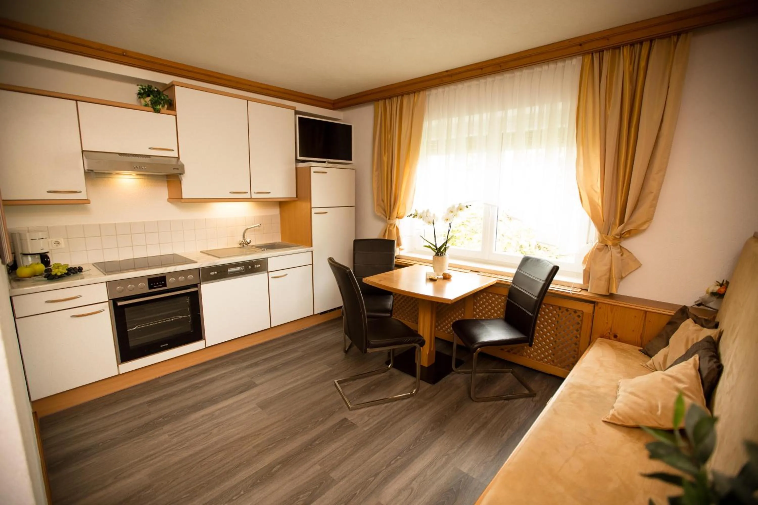 Dining area in Pension Knoll