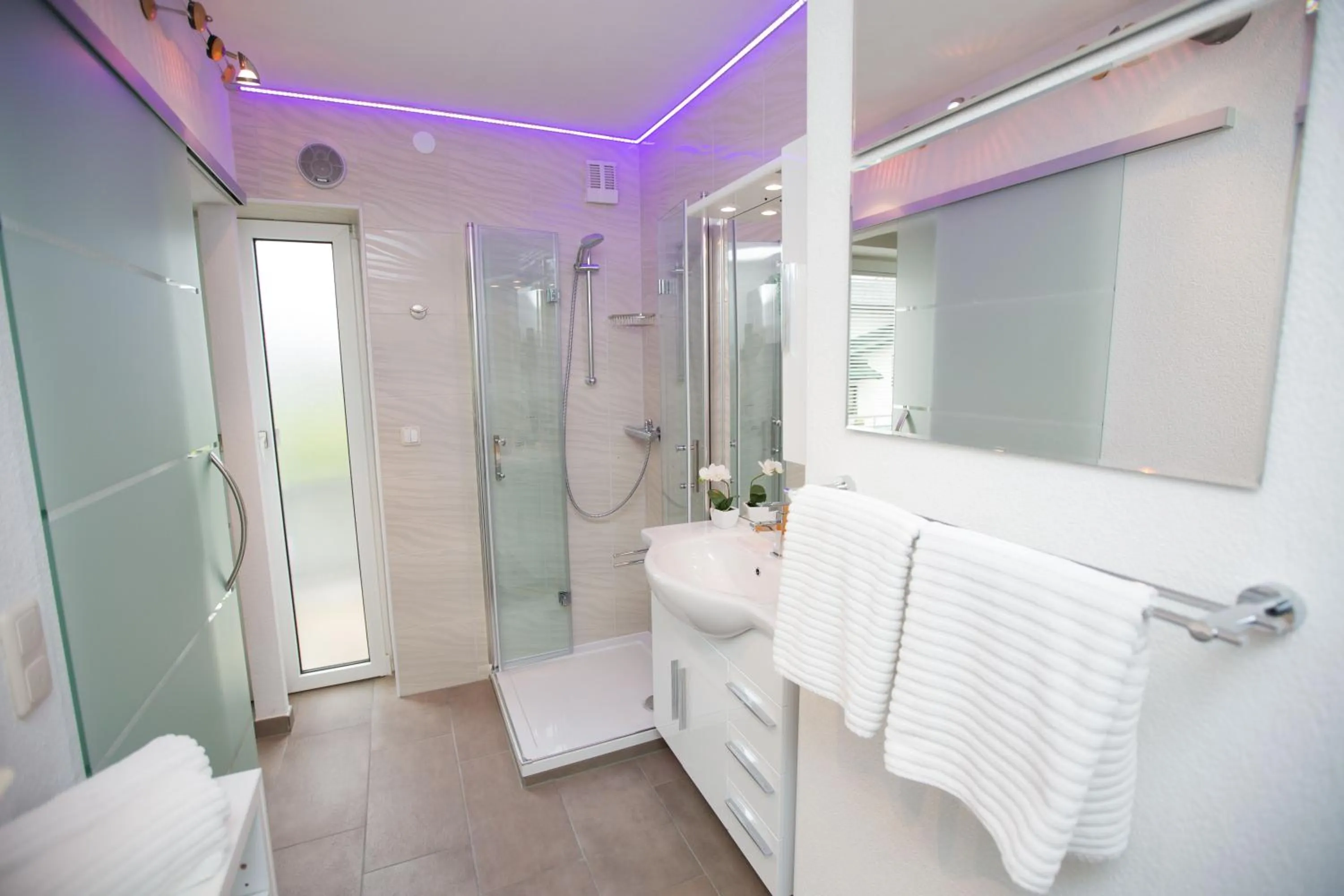 Shower in Pension Knoll