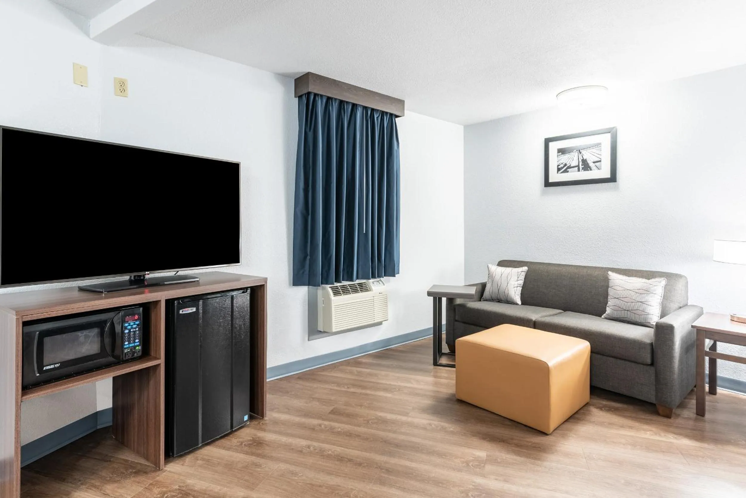 Seating area in Americas Best Value Inn Searcy