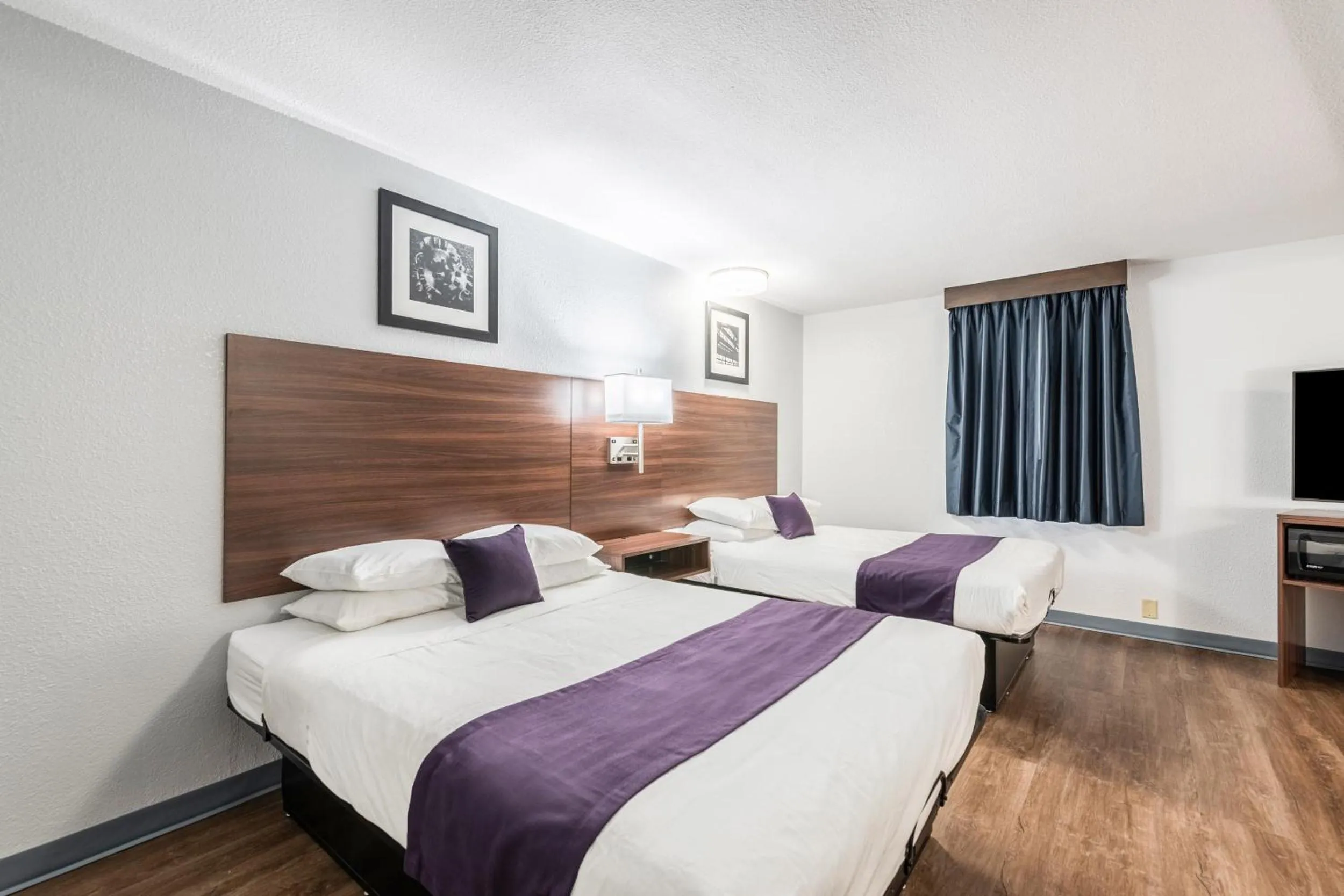 Bed in Americas Best Value Inn Searcy