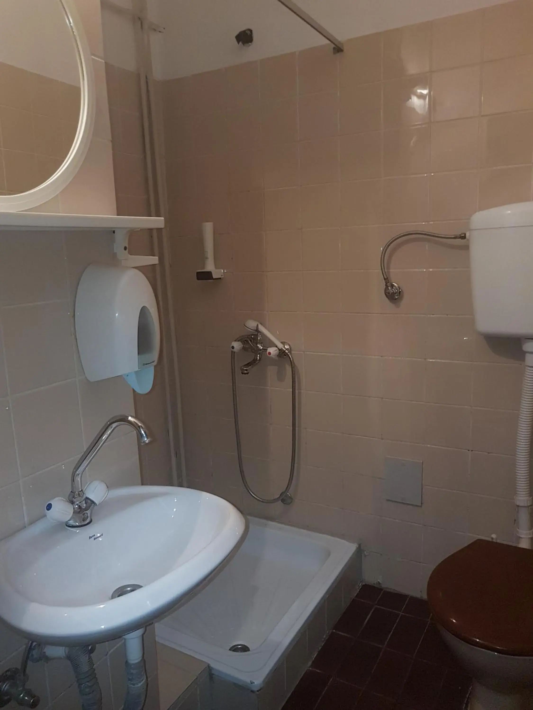 Large Double or Twin Room in Hotel Sax Balkan Large Double or Twin Room in Hotel Sax Balkan