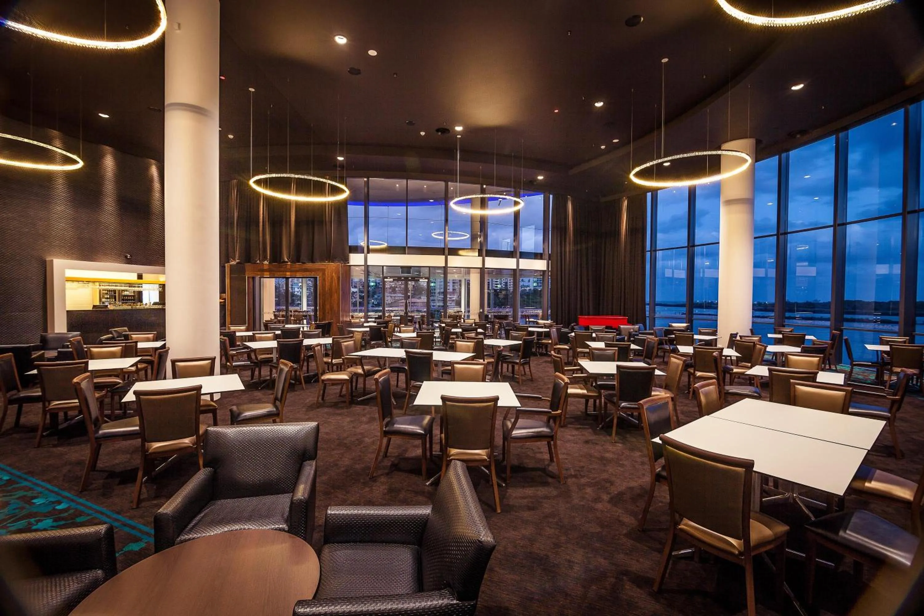 Restaurant/places to eat in Mantra Twin Towns