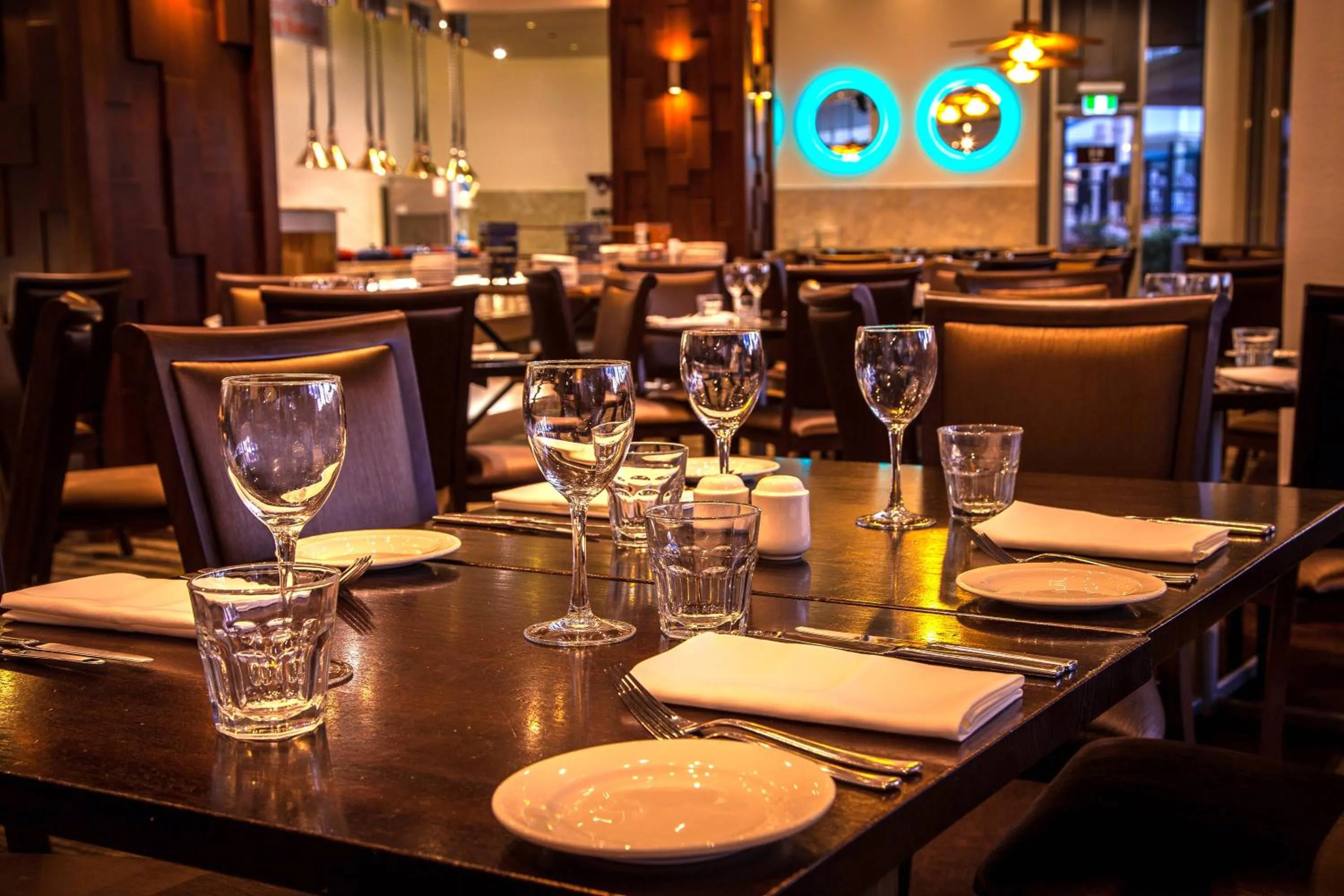 Restaurant/places to eat in Mantra Twin Towns