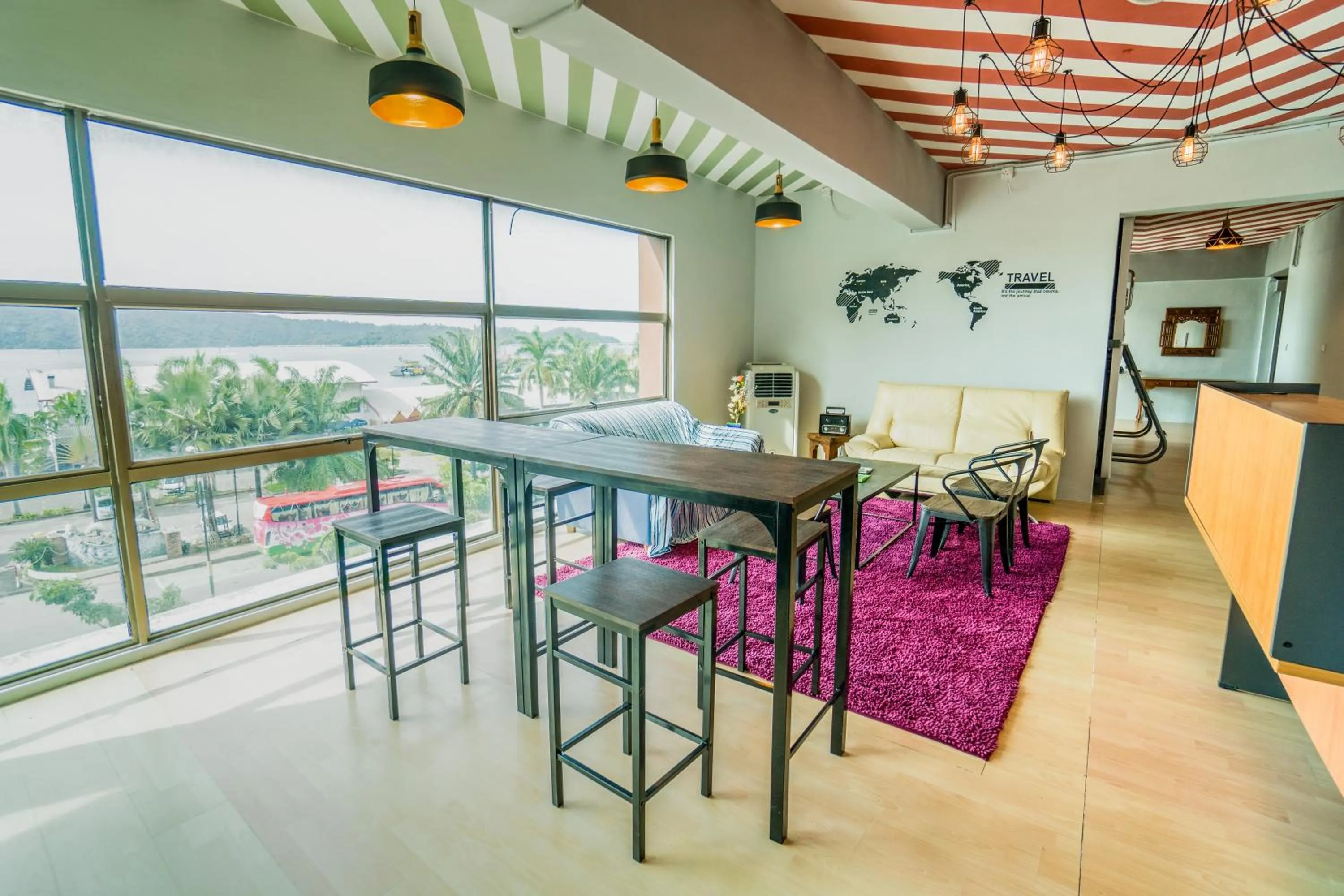 Business facilities in Seaview Capsule Hotel