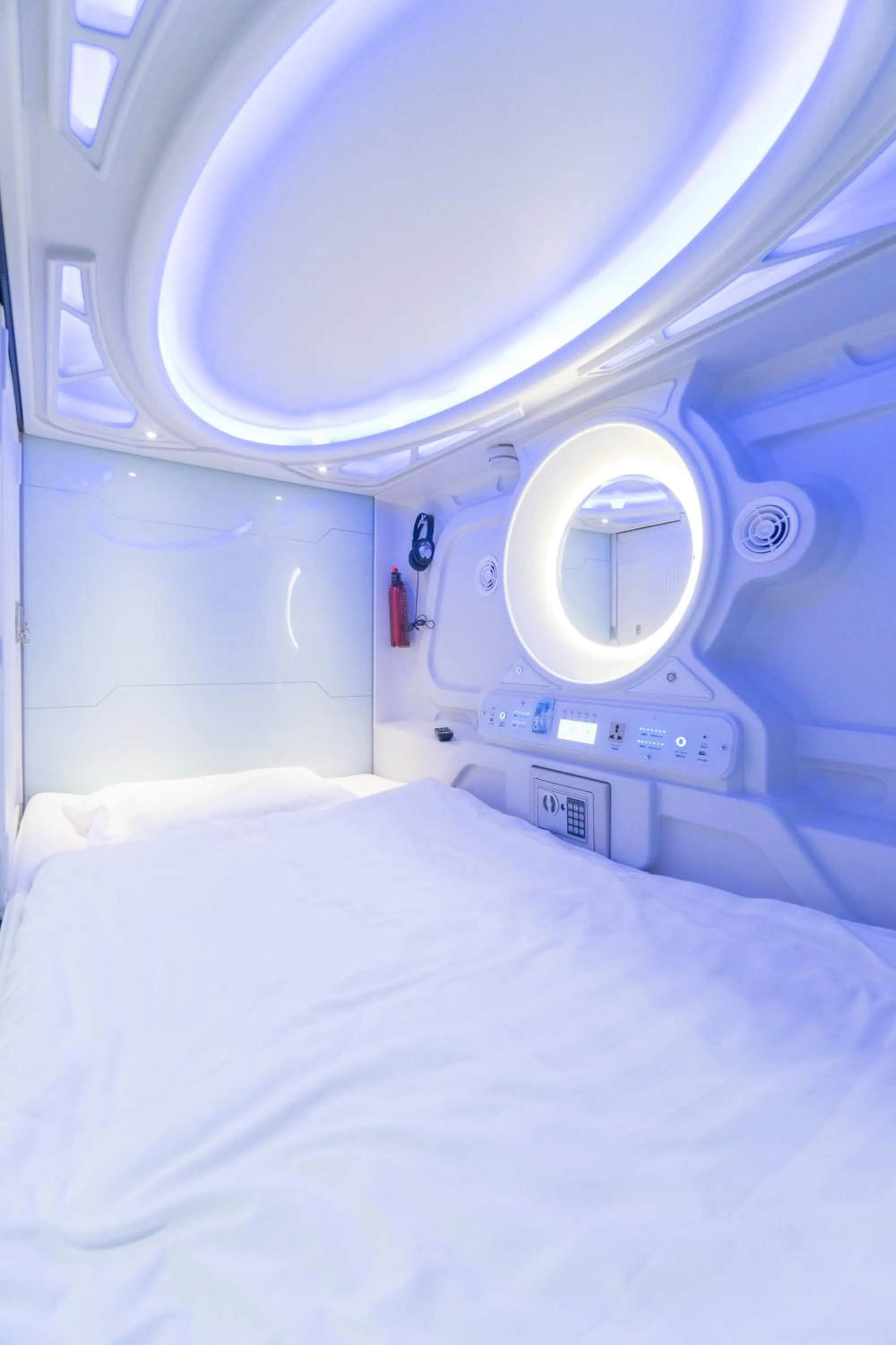 Photo of the whole room, Bed in Seaview Capsule Hotel