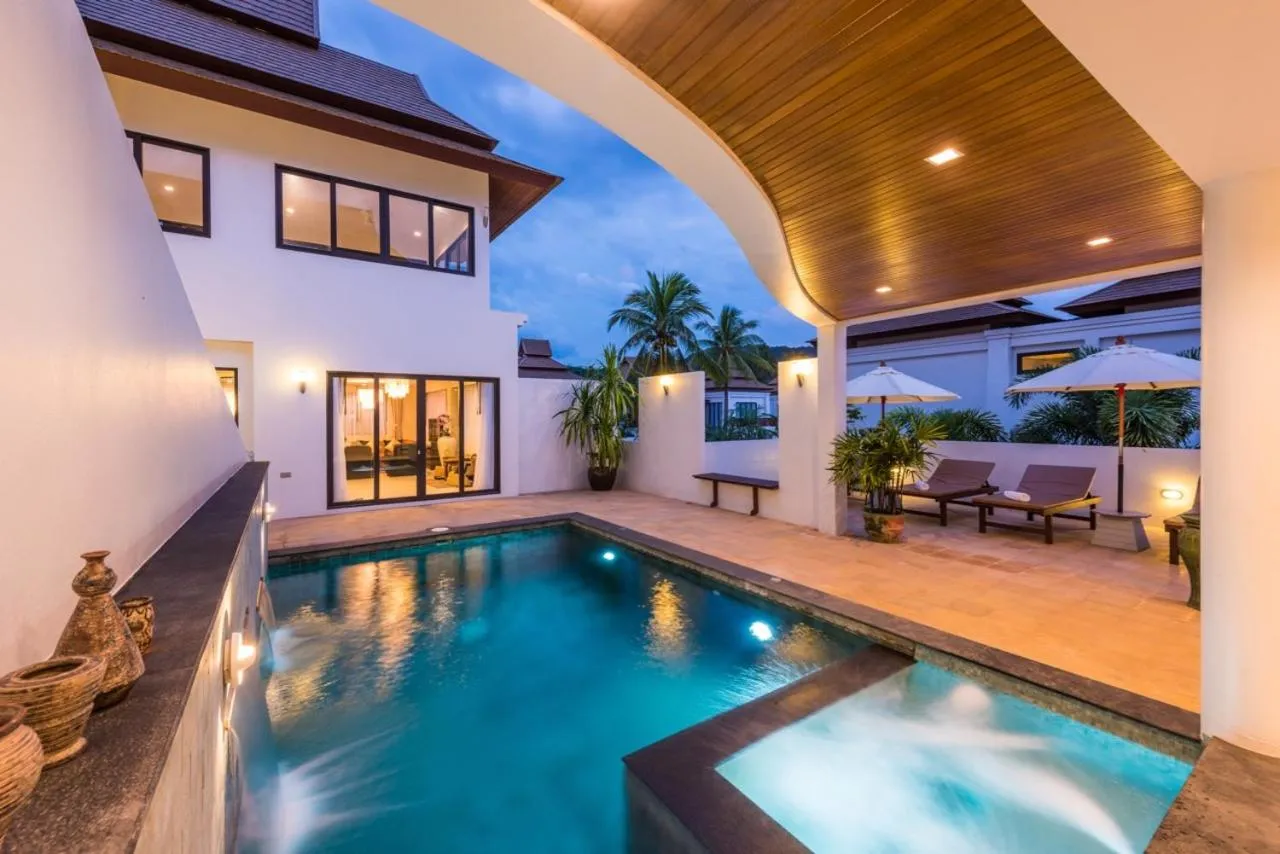 Shower in Penthouse Savoye