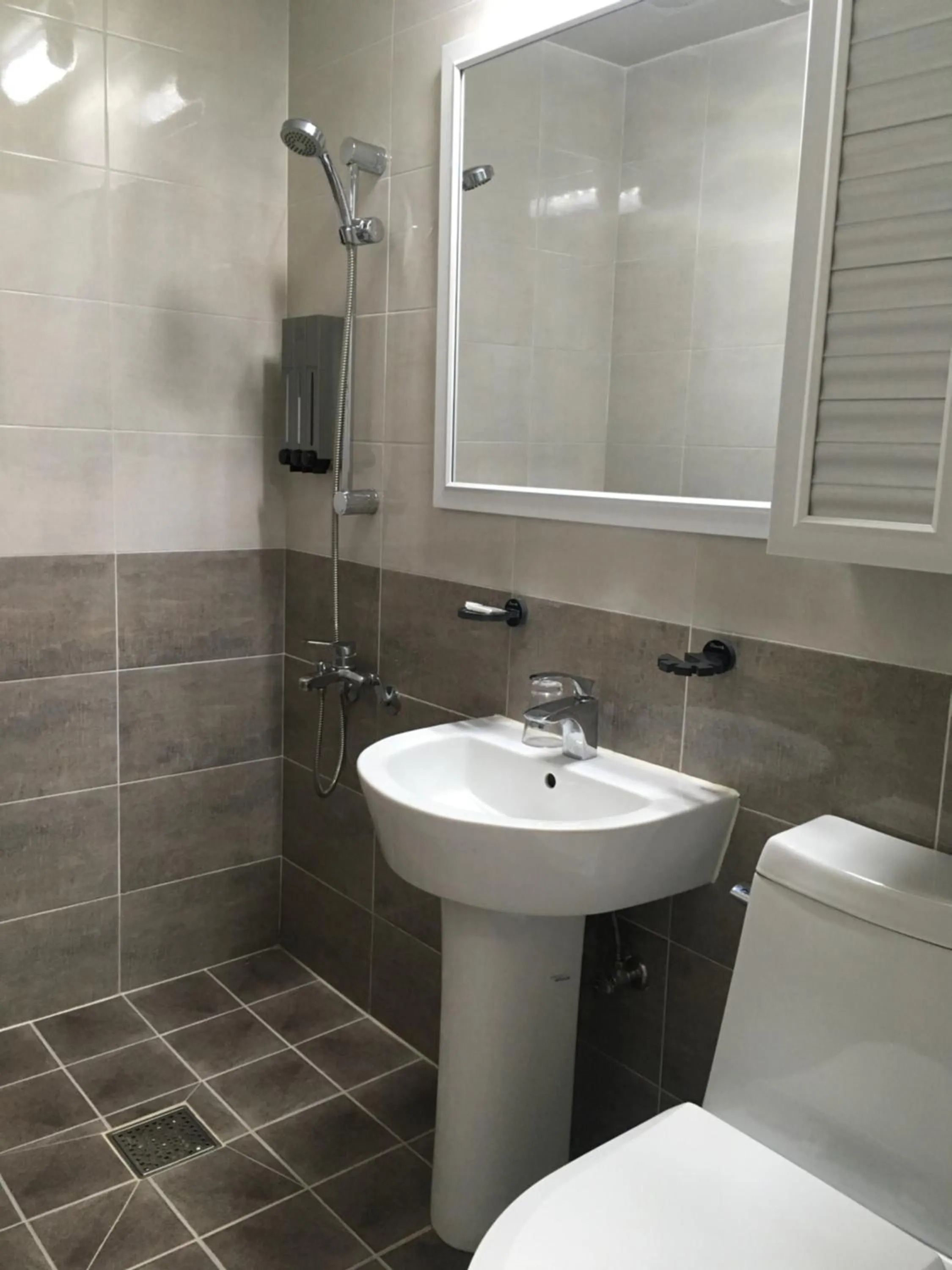 Shower in Hotel Joy near Camp Humphres