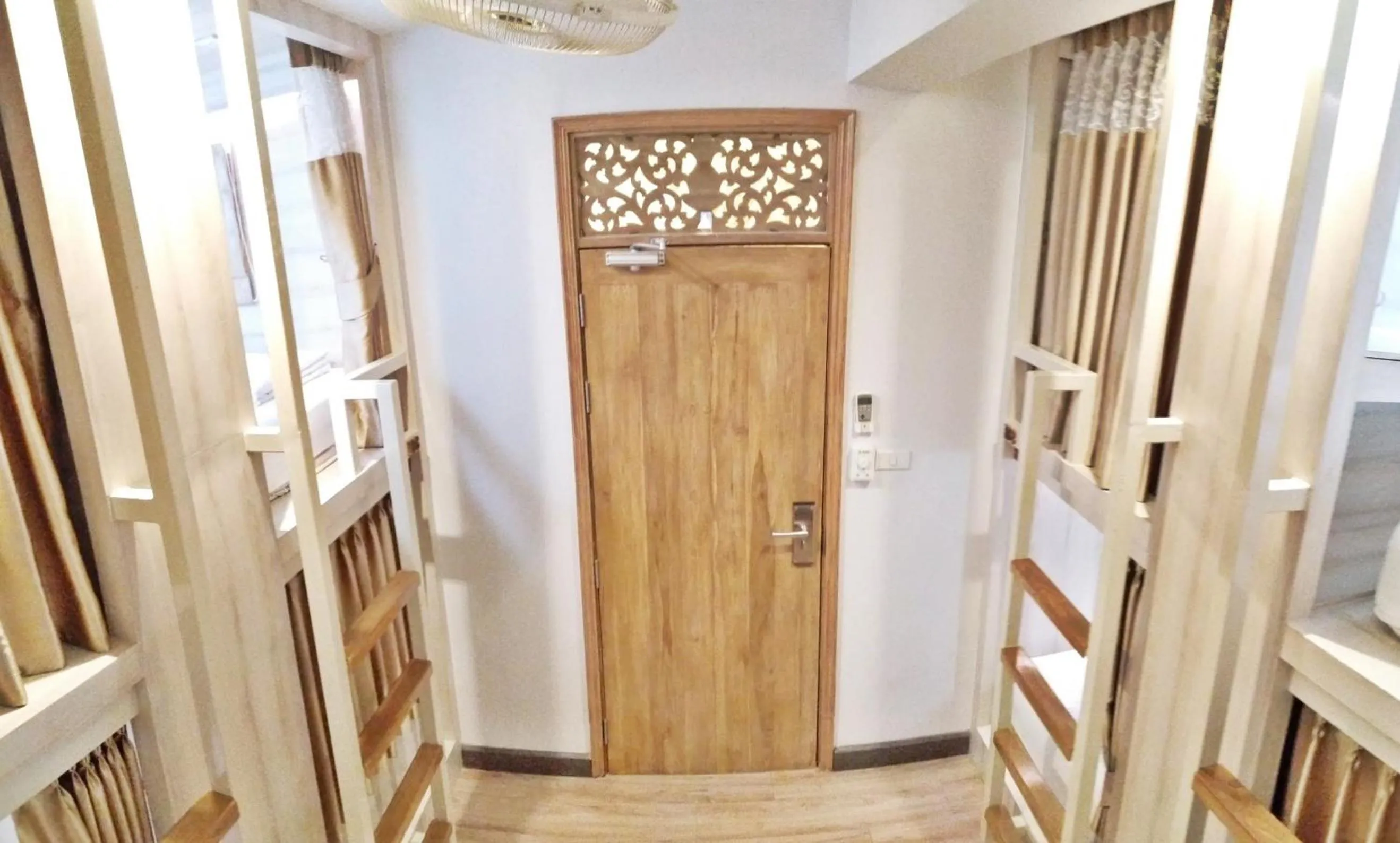 Photo of the whole room in Mariya Lady Hostel Suvarnabhumi Airport