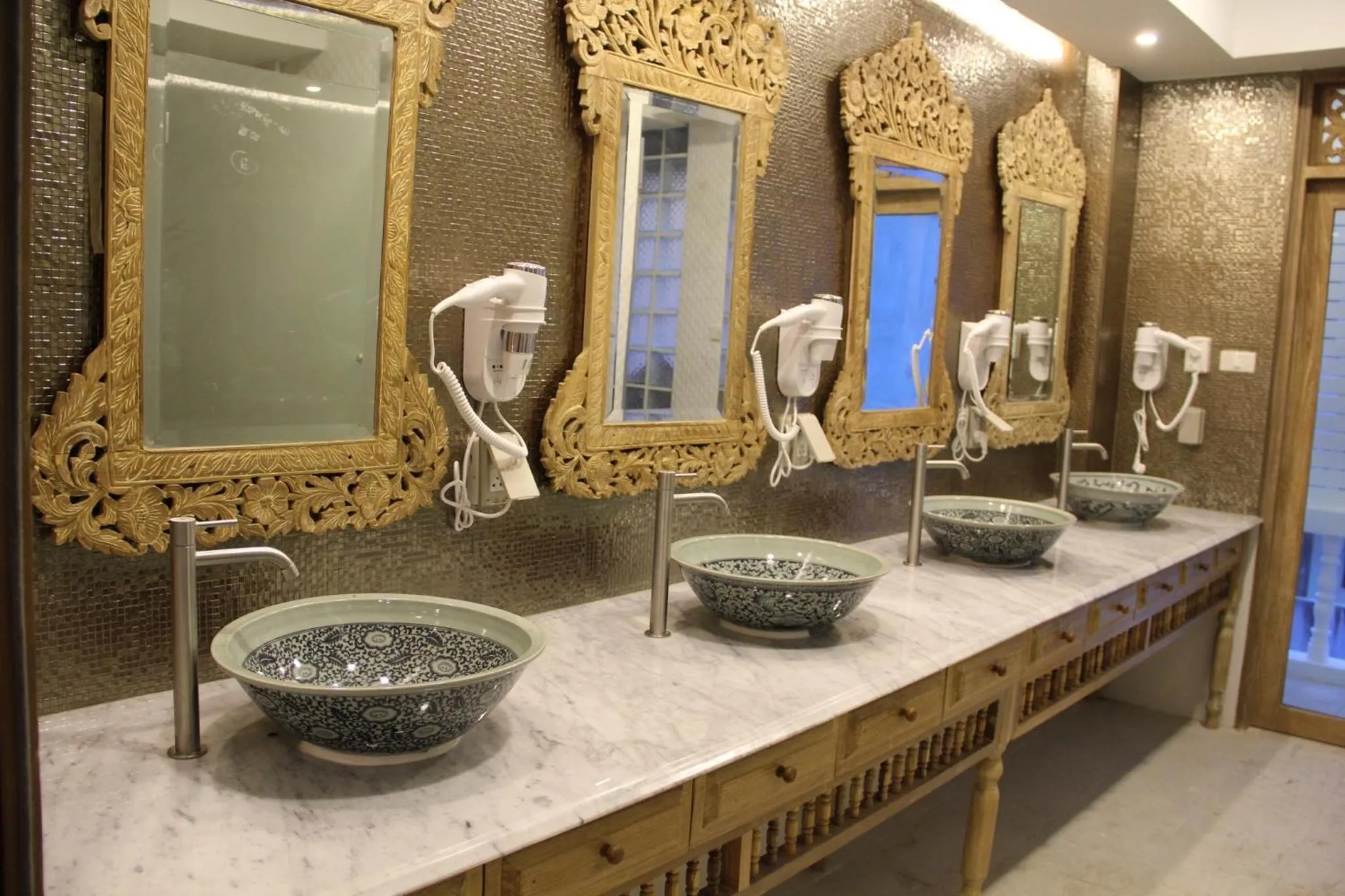 Toilet in Mariya Lady Hostel Suvarnabhumi Airport