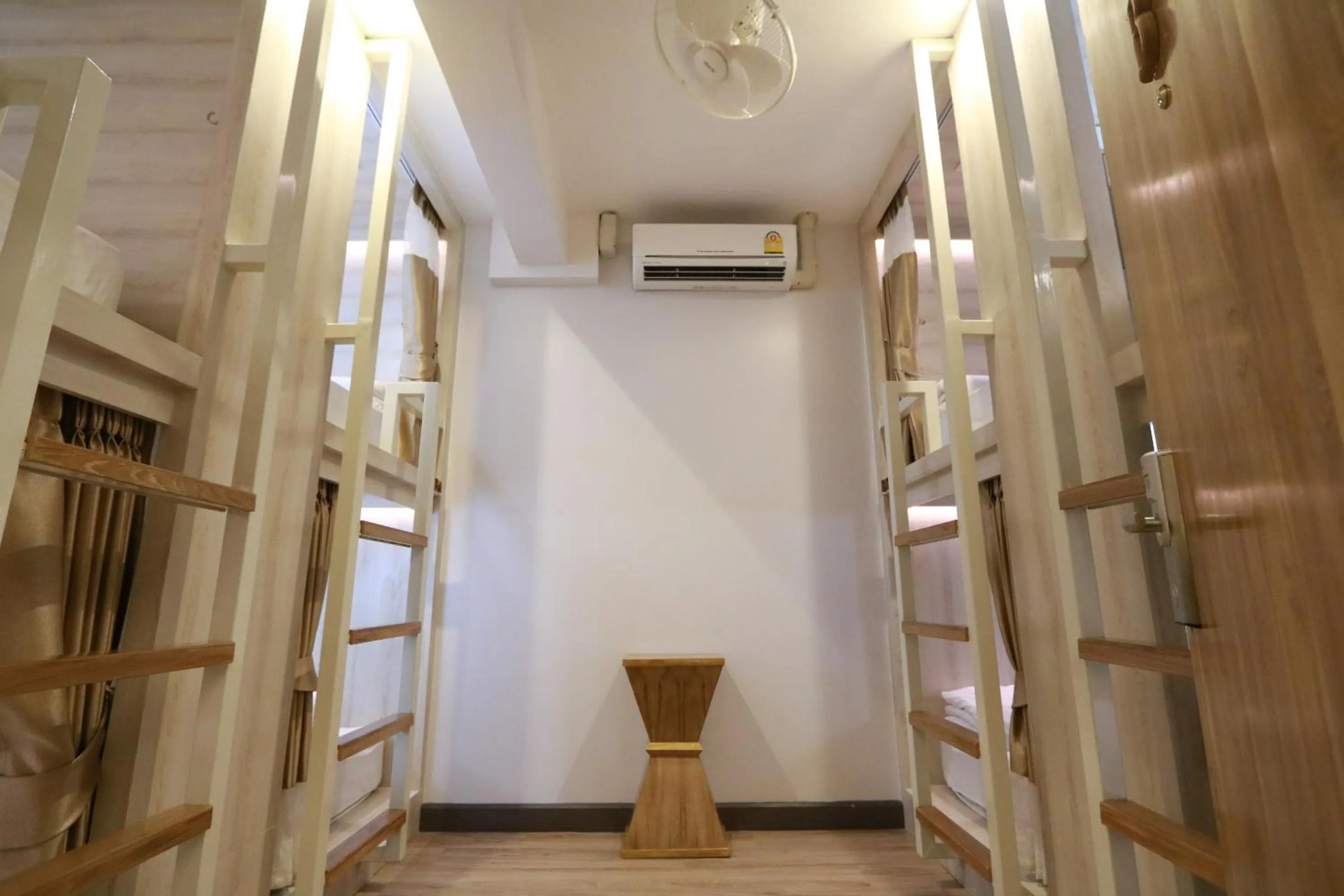 Photo of the whole room in Mariya Lady Hostel Suvarnabhumi Airport