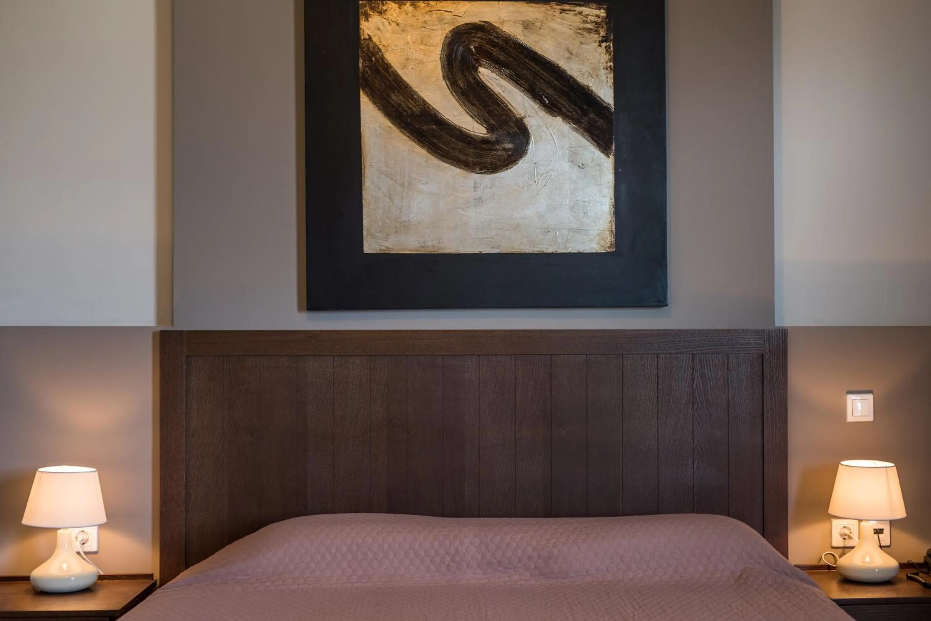 Decorative detail, Bed in Mirtilos Studios & Apartments