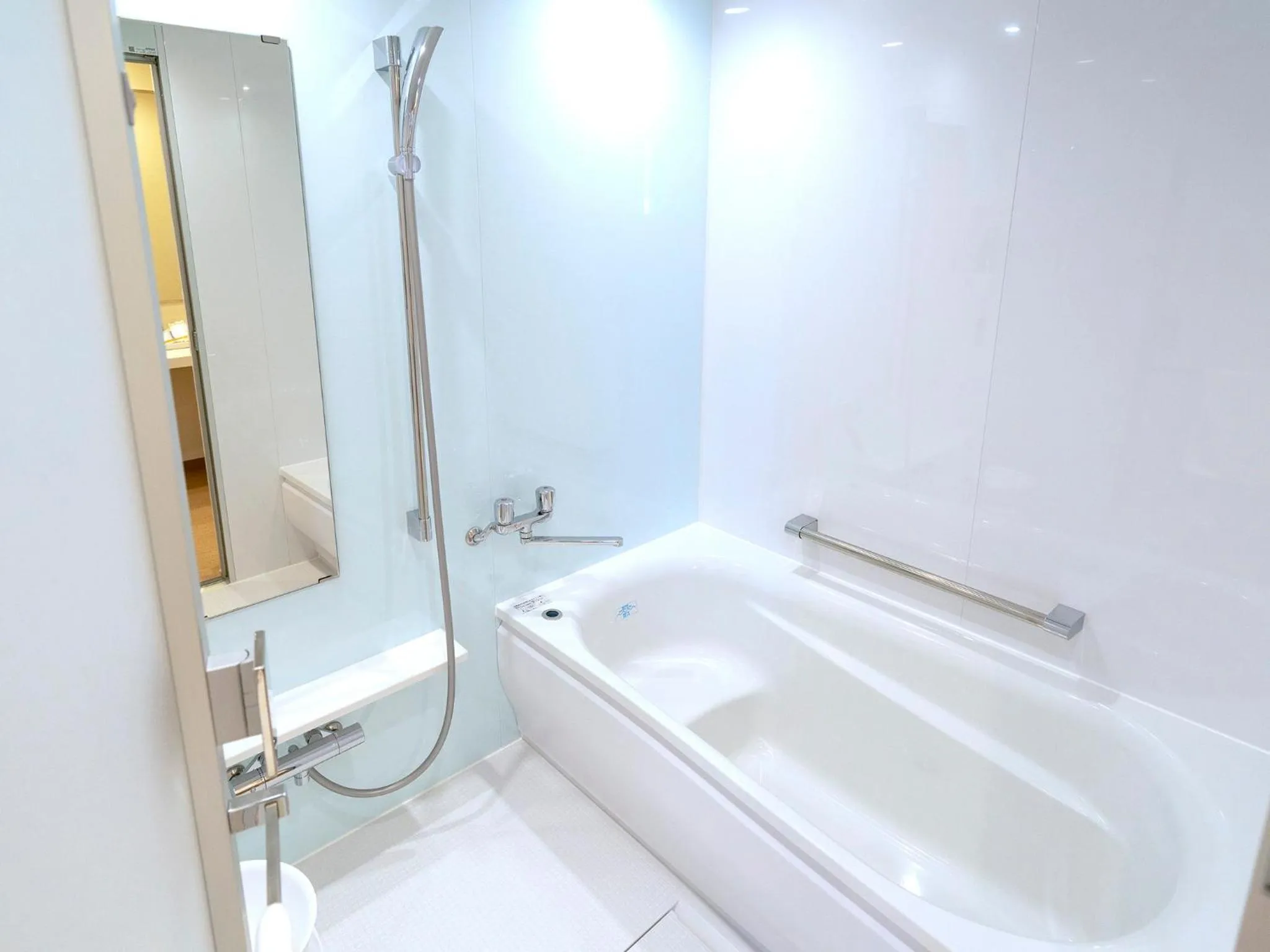 Shower in La'gent Hotel Okinawa Chatan Hotel and Hostel