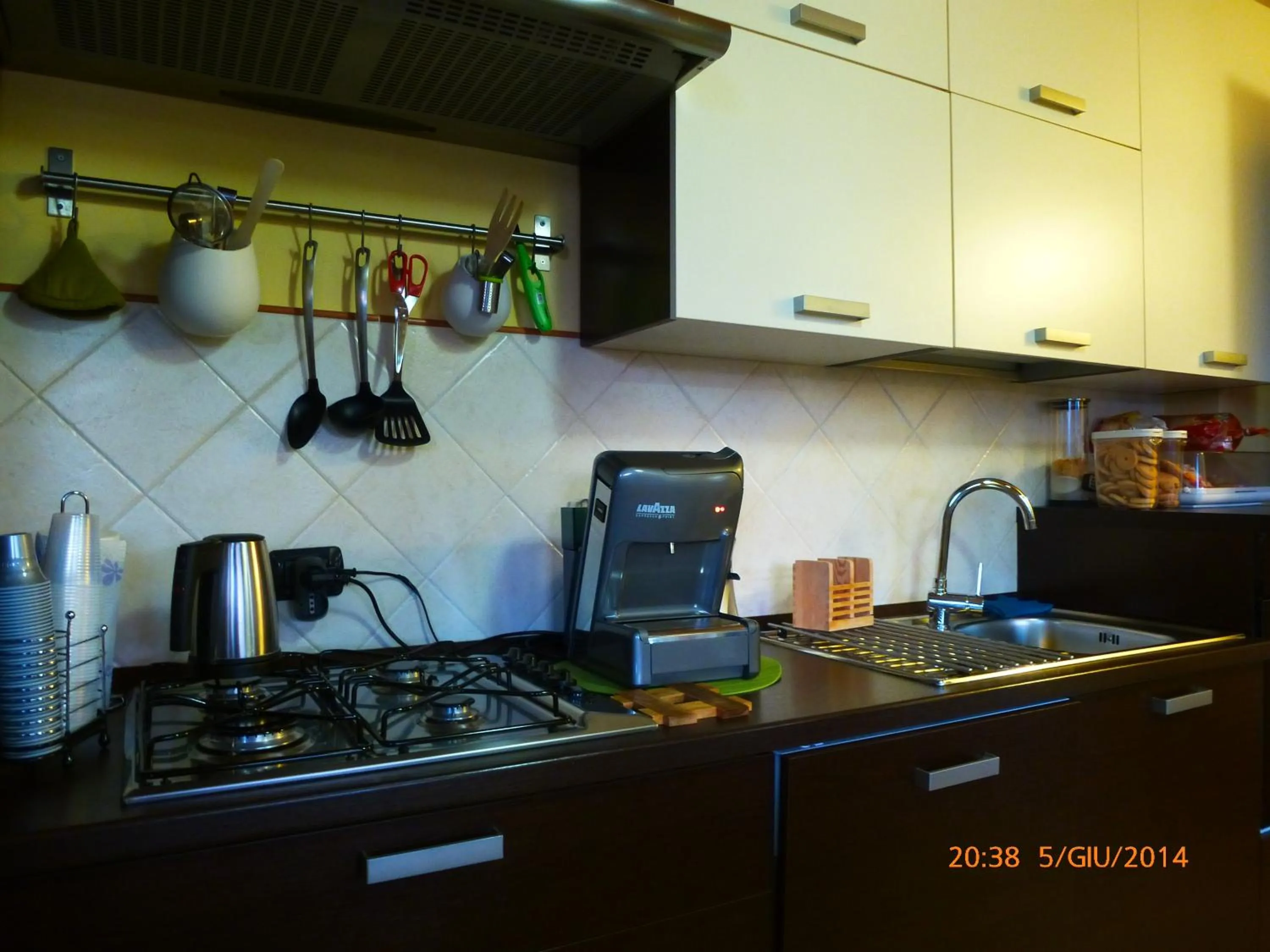 Communal kitchen in B&B Domus Traiani Benevento