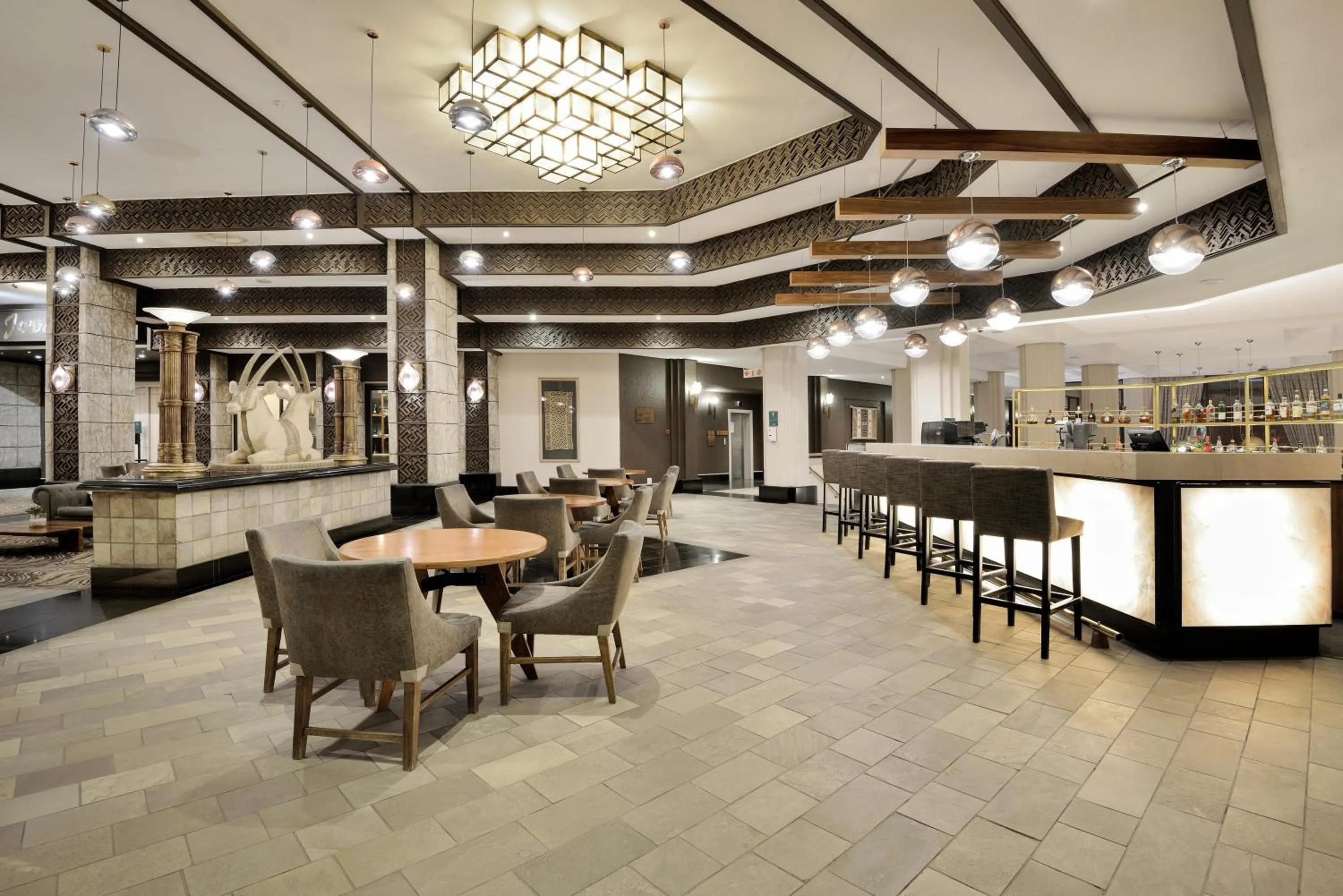 Lounge or bar in Windhoek Country Club Resort