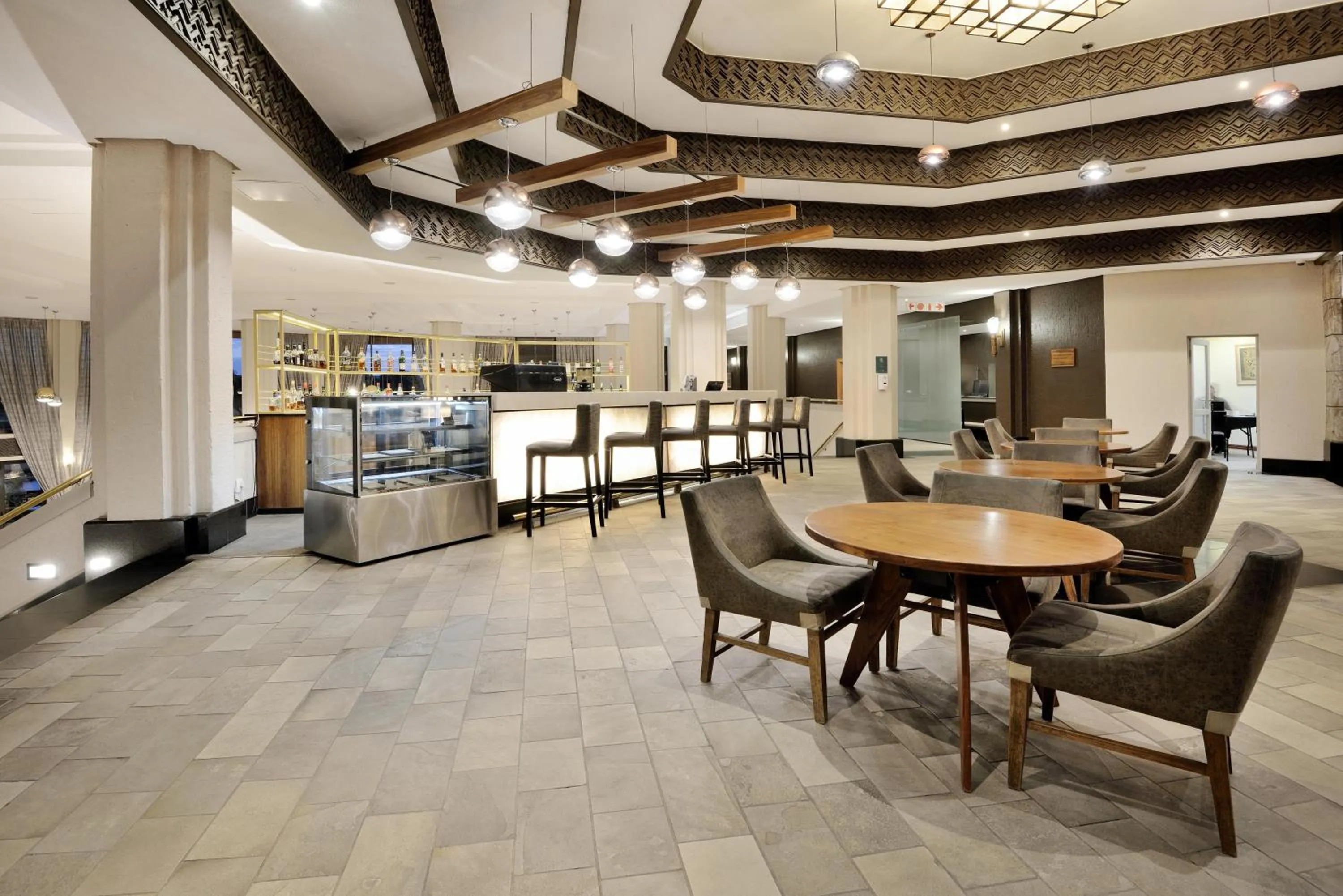 Lounge or bar in Windhoek Country Club Resort