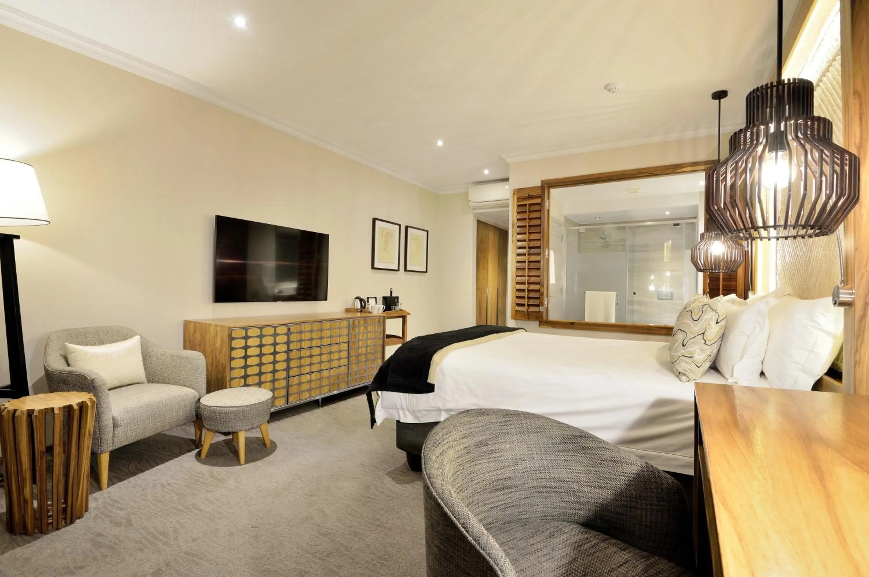 Bedroom, Bed in Windhoek Country Club Resort