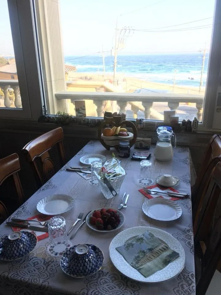 Communal kitchen in Pension Badawa