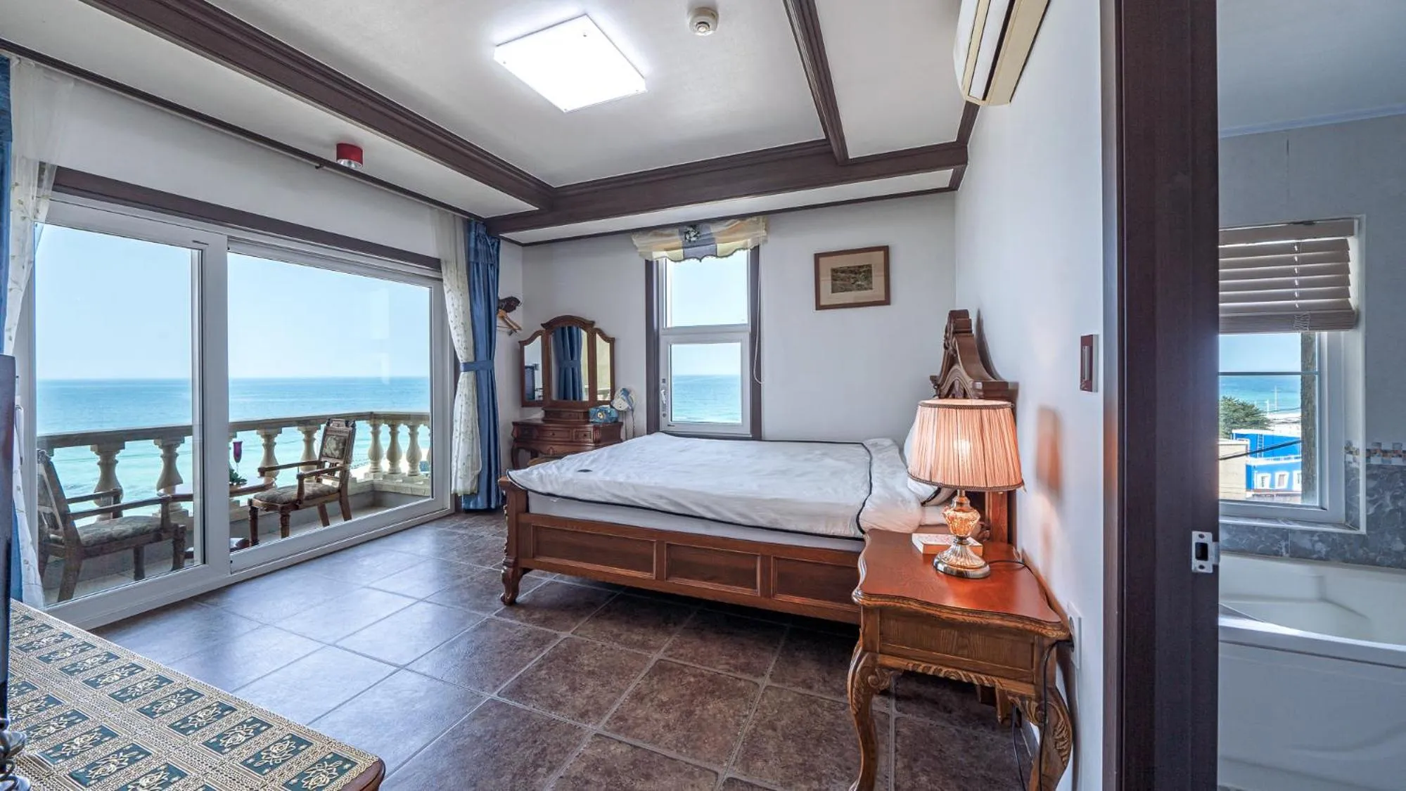 Balcony/Terrace, Bed in Pension Badawa