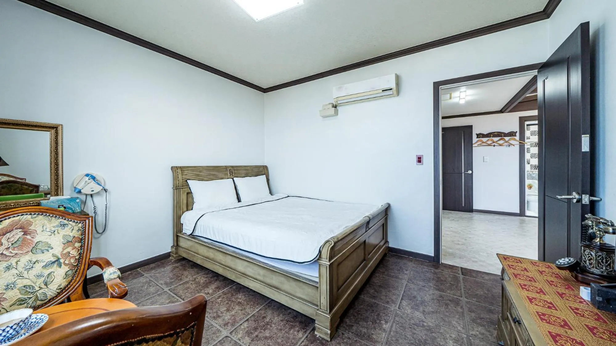 Photo of the whole room, Bed in Pension Badawa