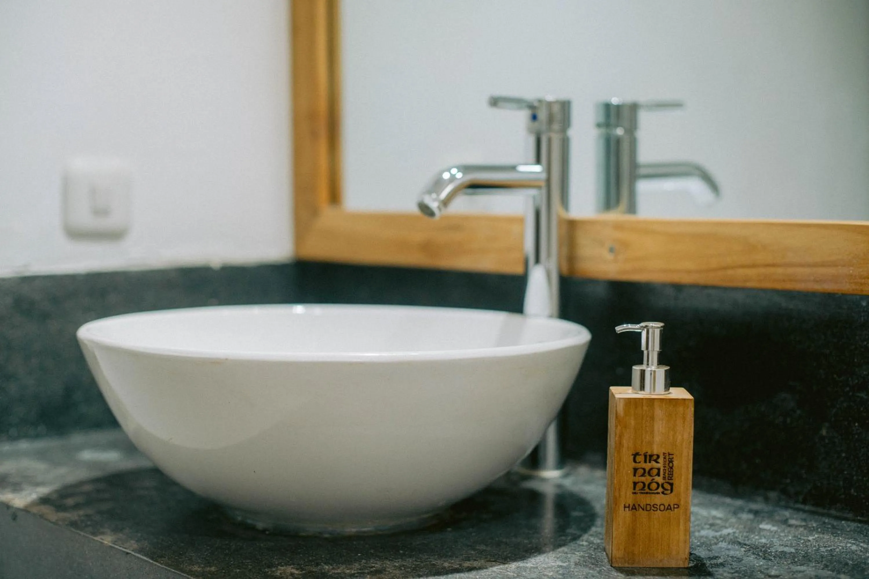 Bathroom in Tír na nÓg Beachfront Resort