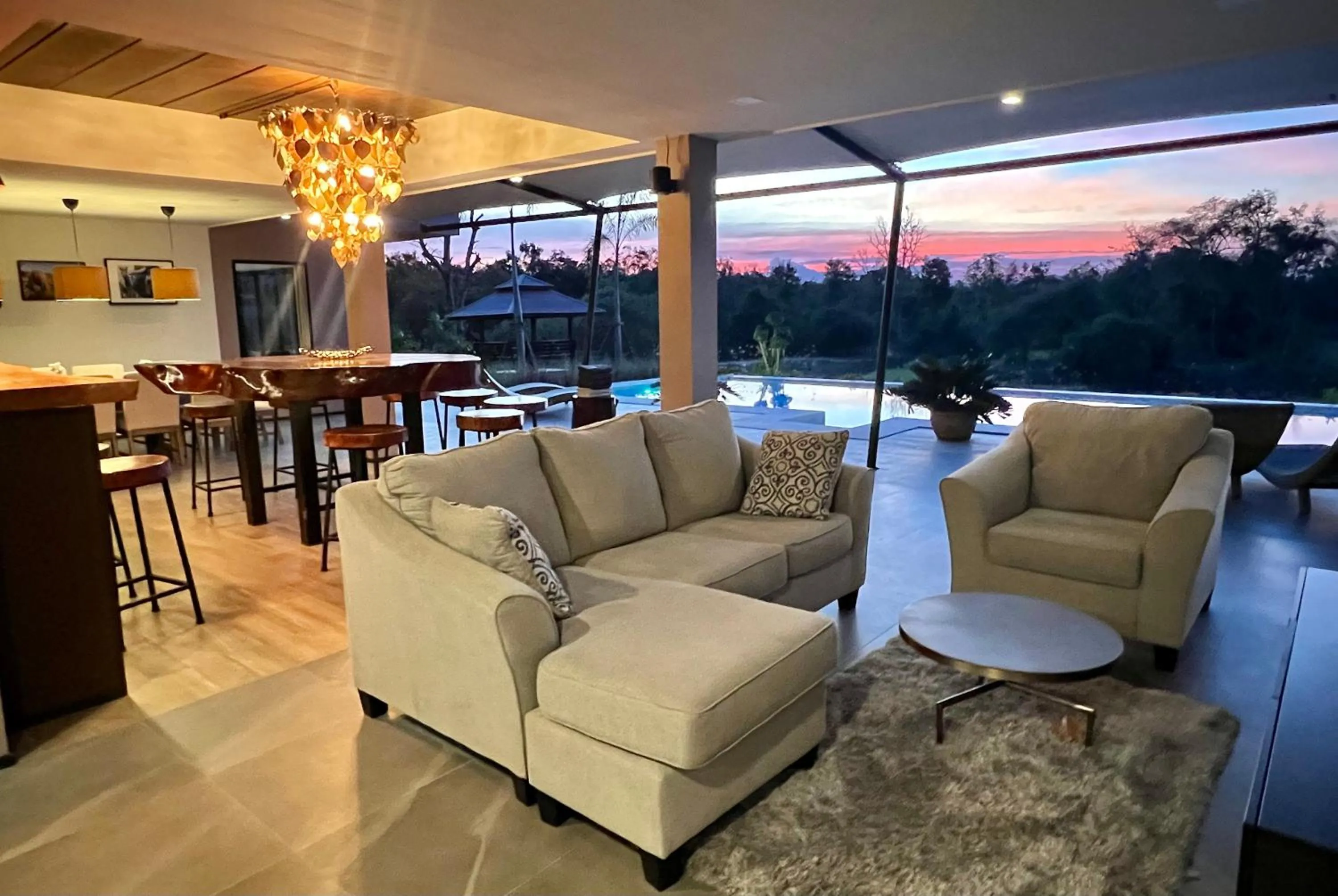 Seating area in I love phants Lodge