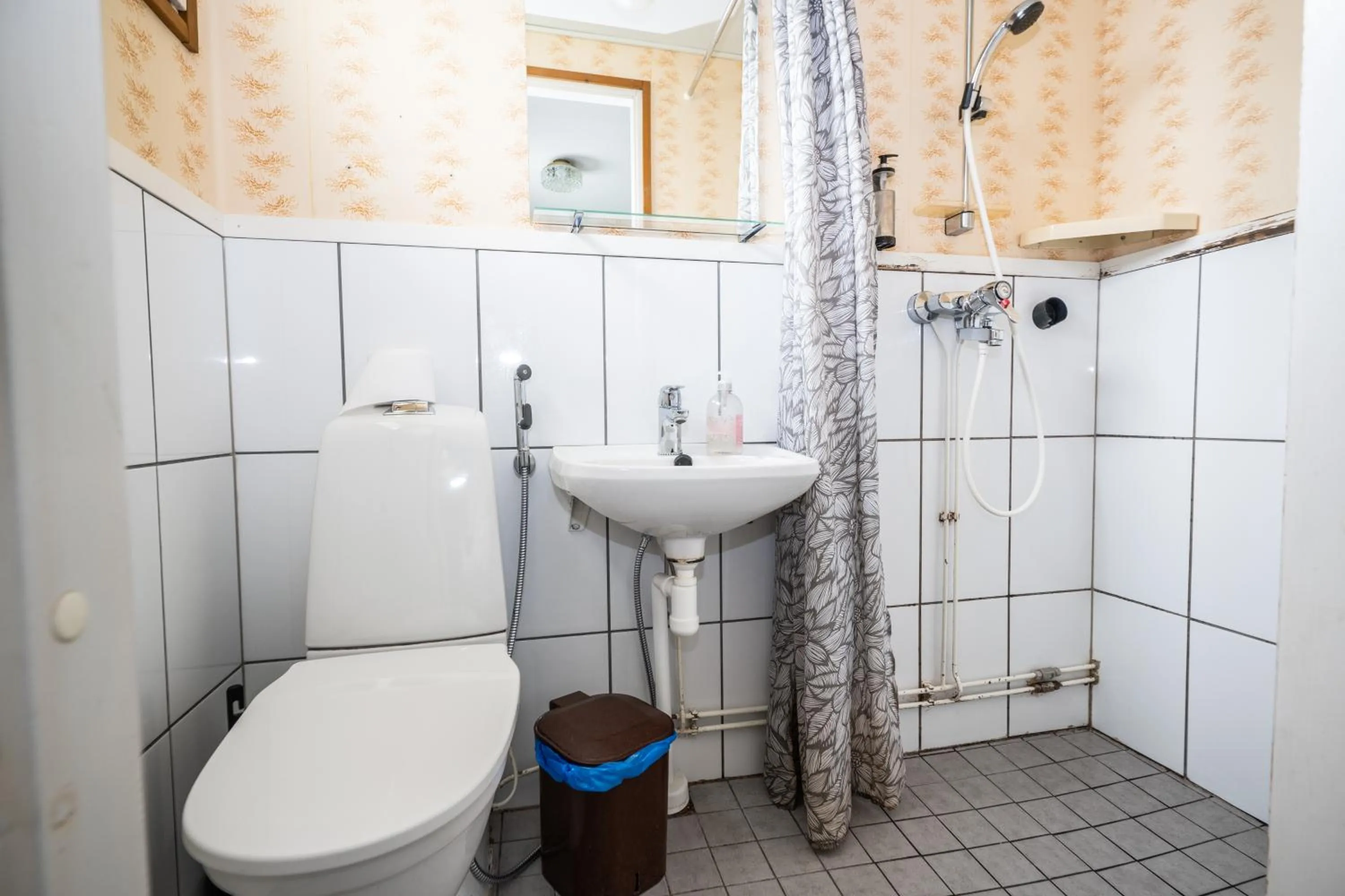 Bathroom in Arctic Guesthouse & Igloos