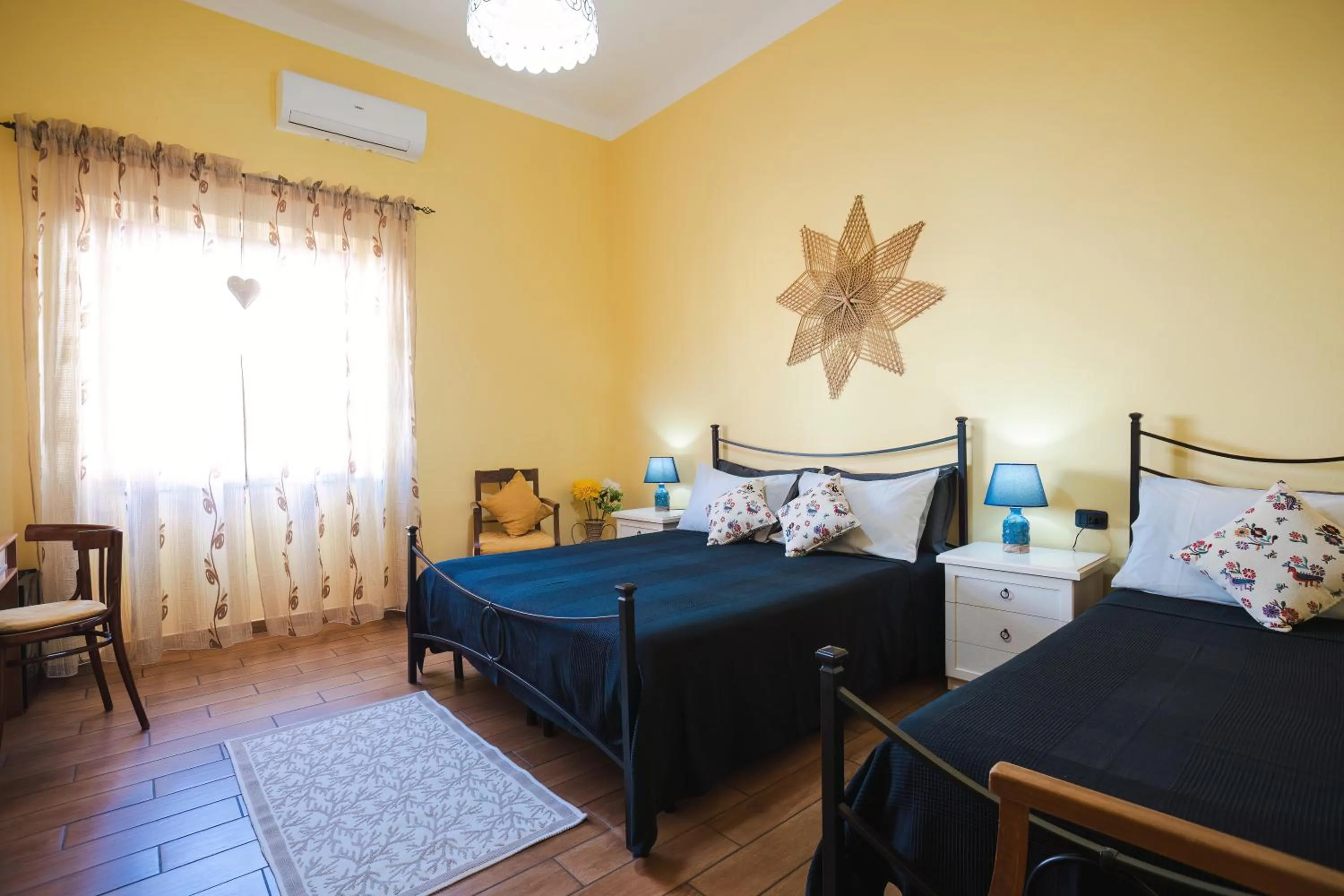 Photo of the whole room, Bed in B&B L'Albero Dei Limoni