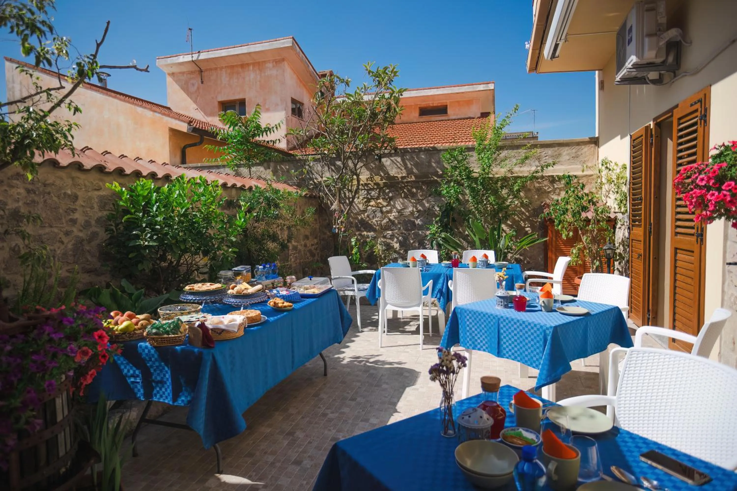 Patio in B&B L'Albero Dei Limoni