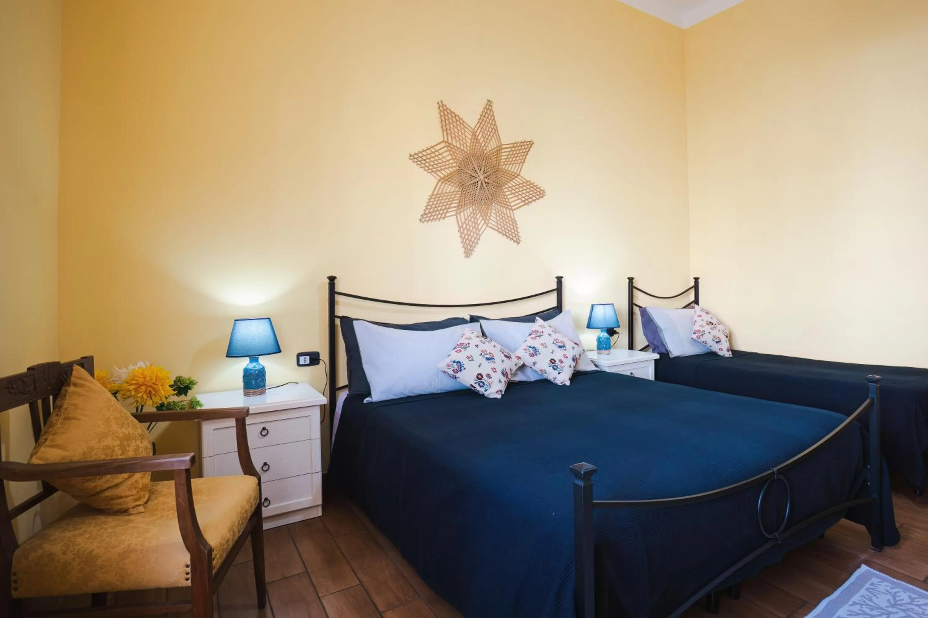 Photo of the whole room, Bed in B&B L'Albero Dei Limoni