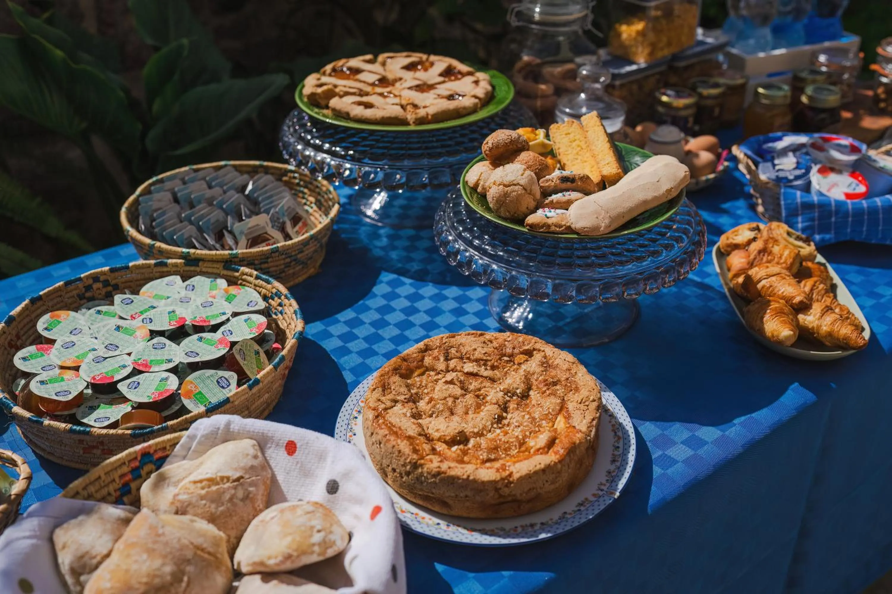 Buffet breakfast in B&B L'Albero Dei Limoni