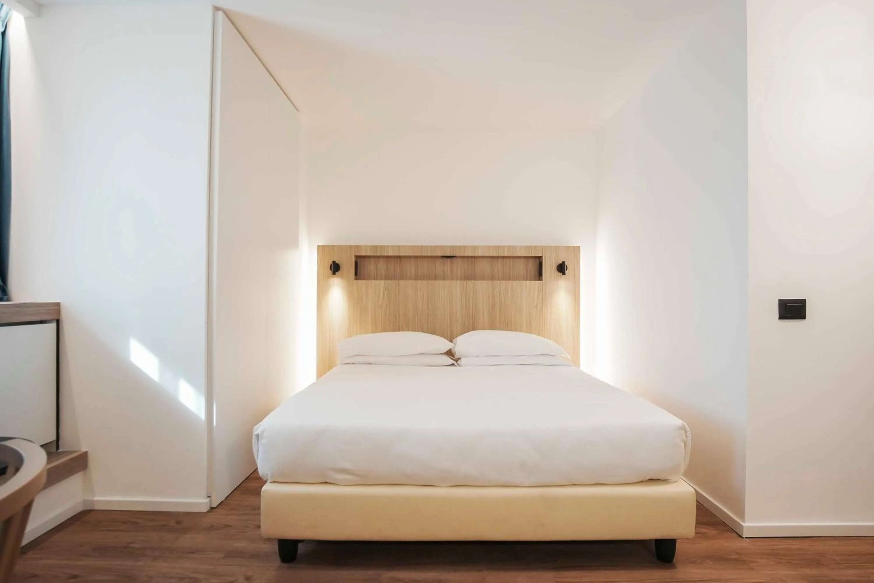 Two-Bedroom Apartment in Aparthotel Colombo Roma