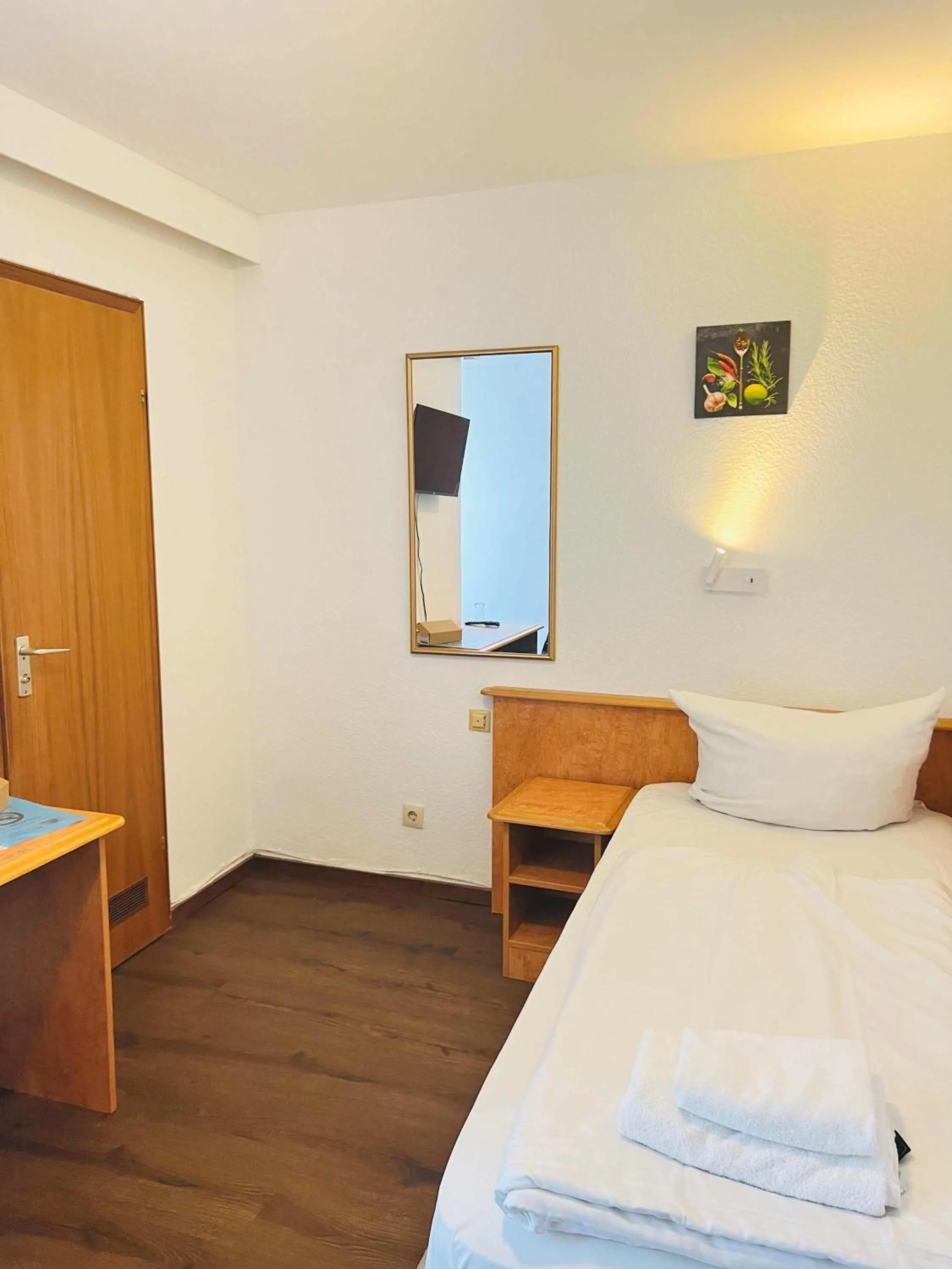 Bed in Hotel Neo Cologne Bonn Airport