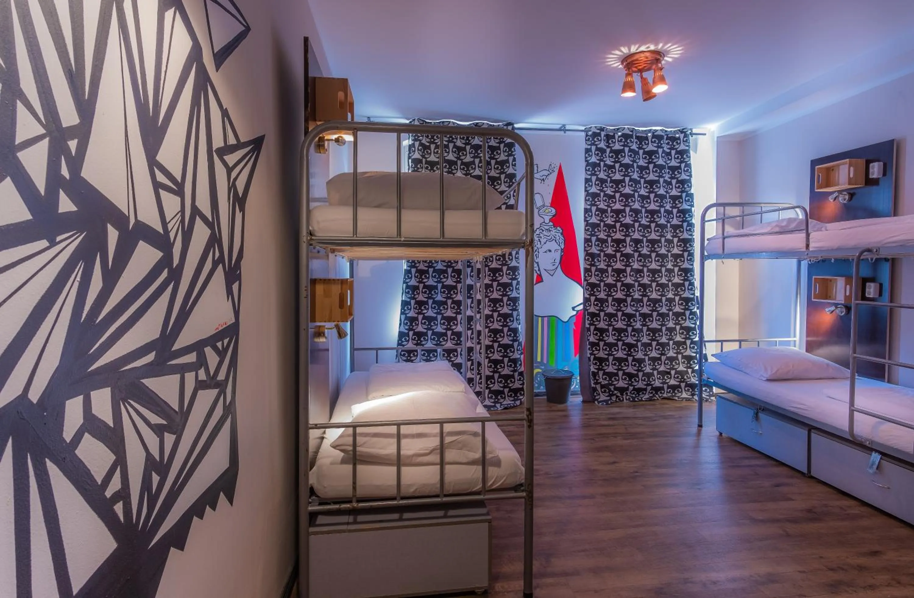 Photo of the whole room, Bed in Sunflower Hostel Berlin